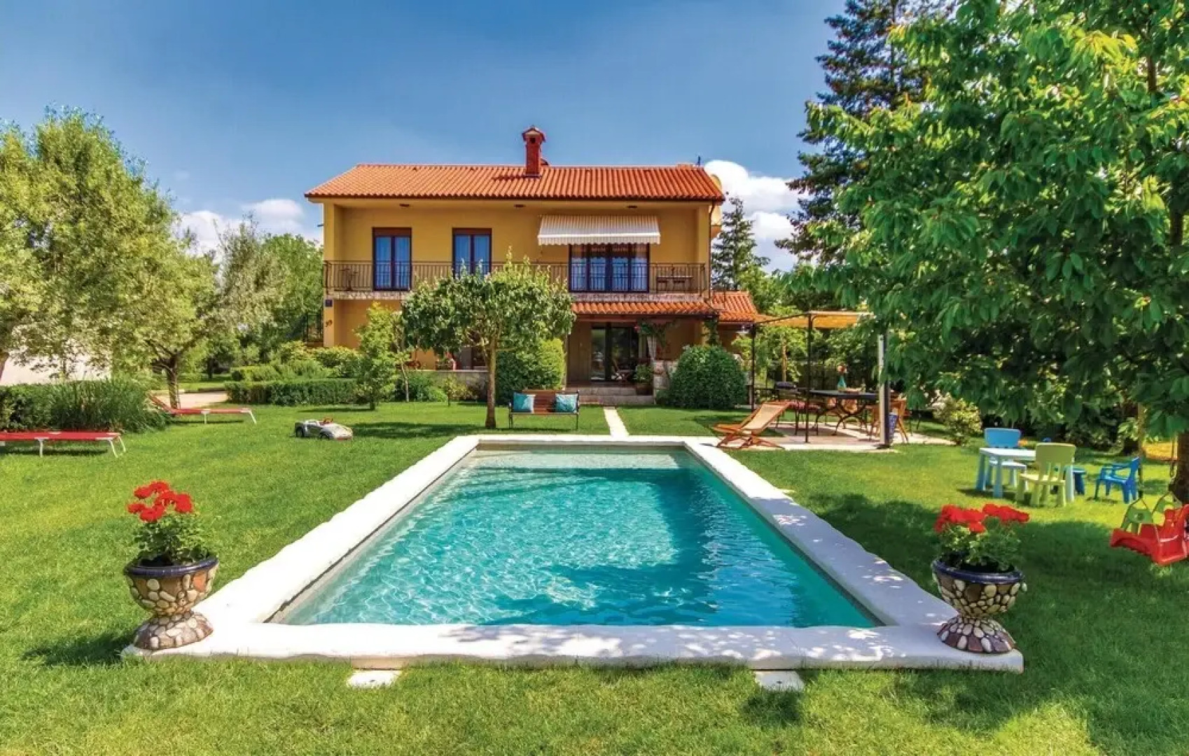 Amazing Home in Marcana With Wifi and 6 Bedrooms