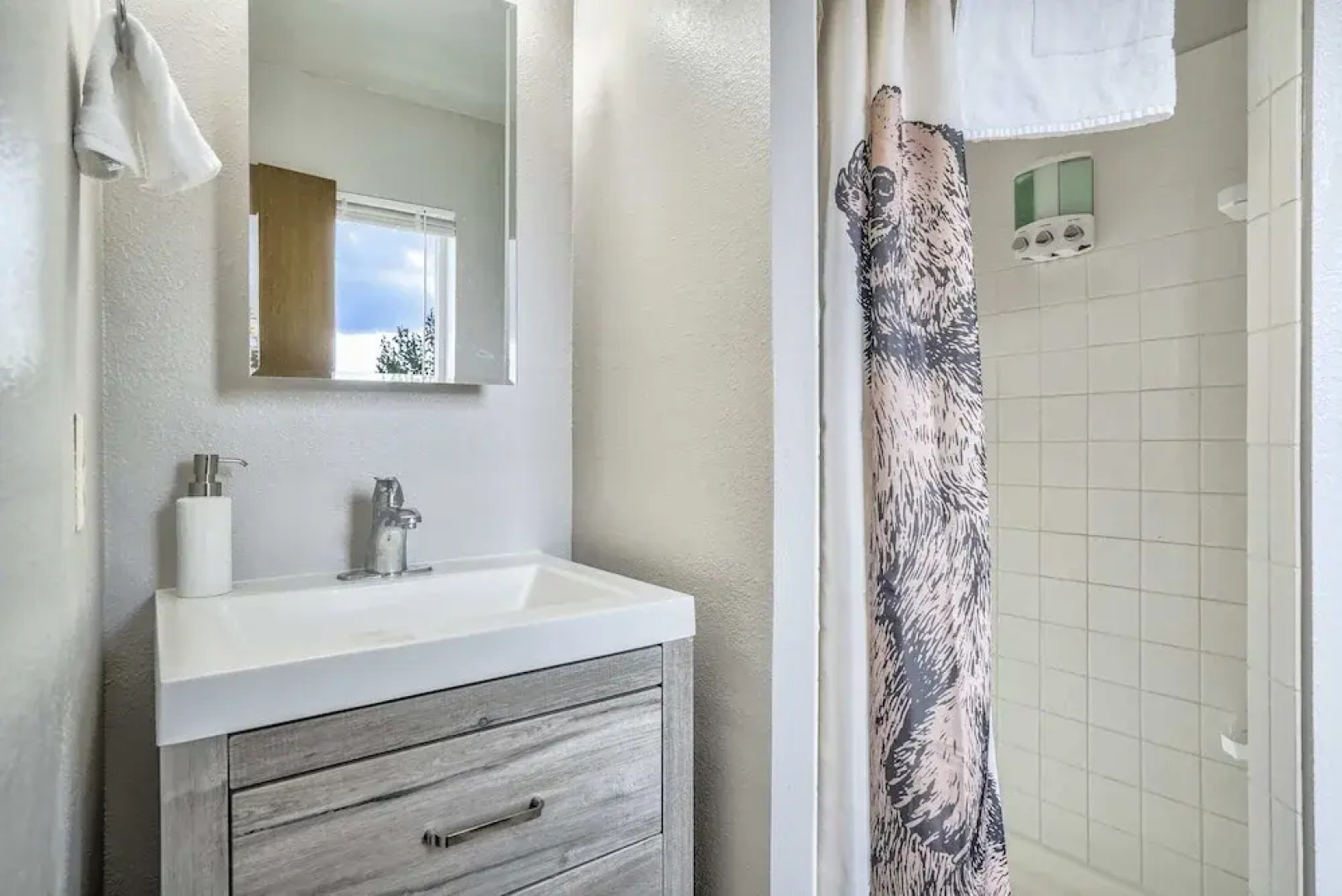 3brmountains & Hot Tubbring The Family