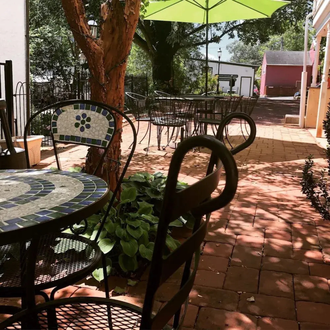 Hargrave House B & B