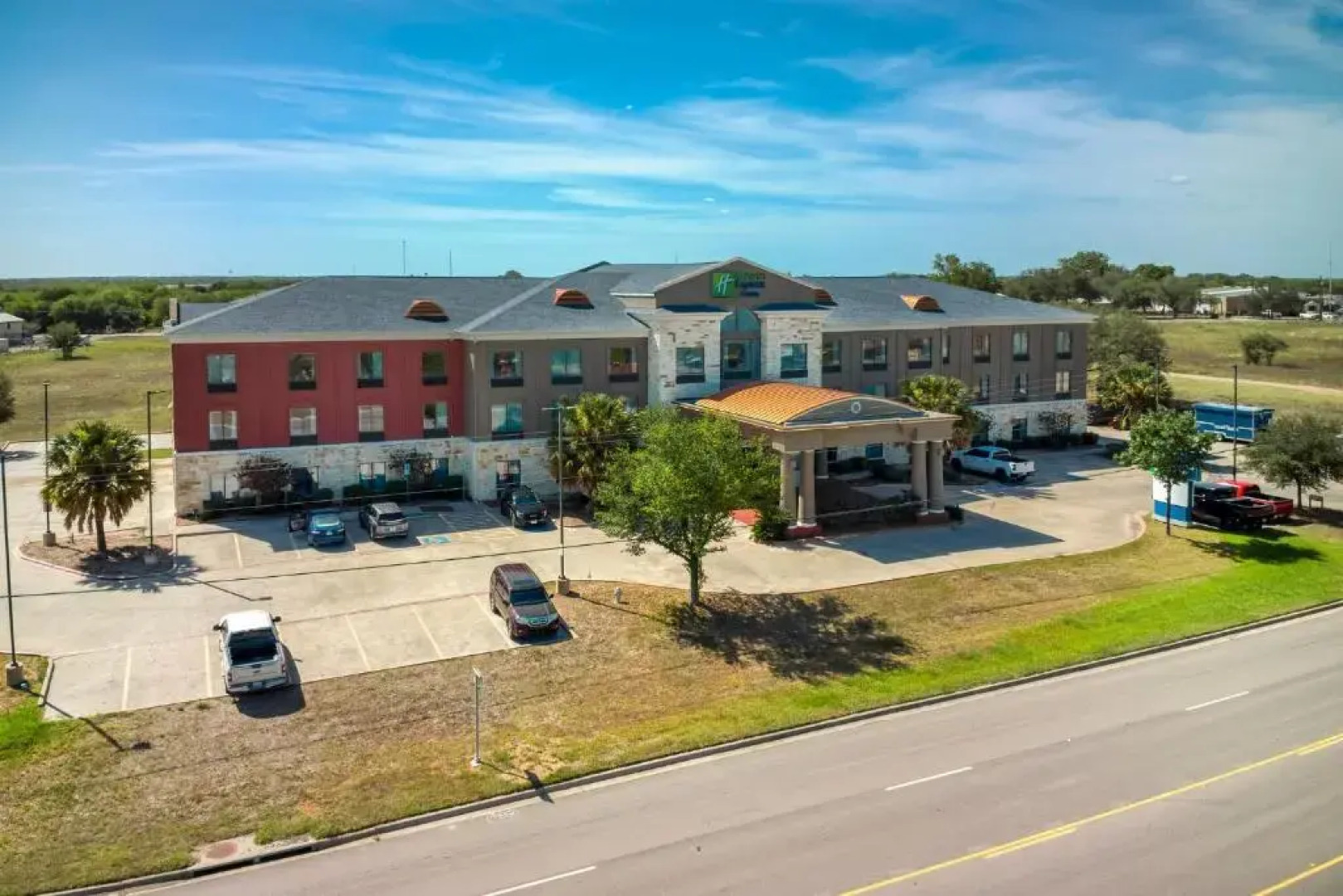 Holiday Inn Express Suites Beeville by IHG