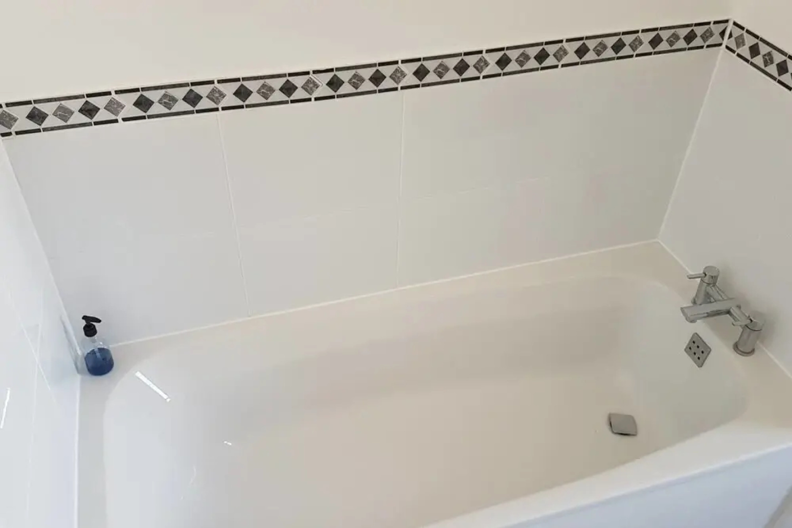 Spacious 2 Bedroom Apartment Sleeps 6 With Parking