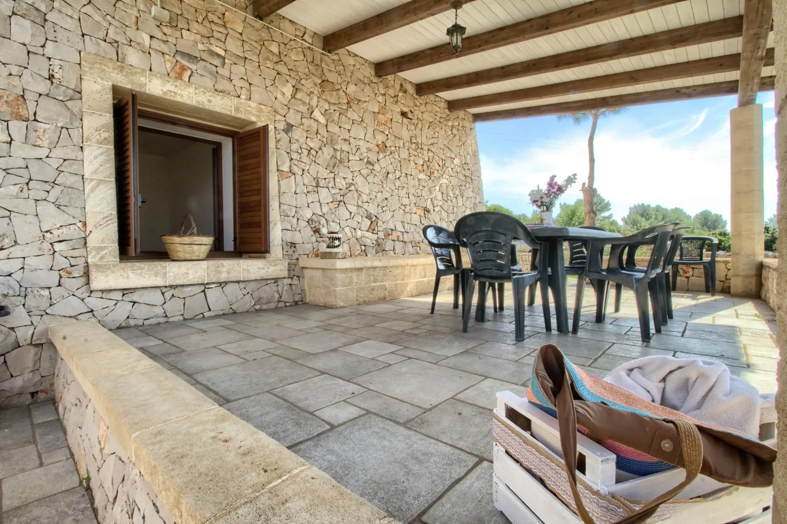 Pino Amazing Seaview