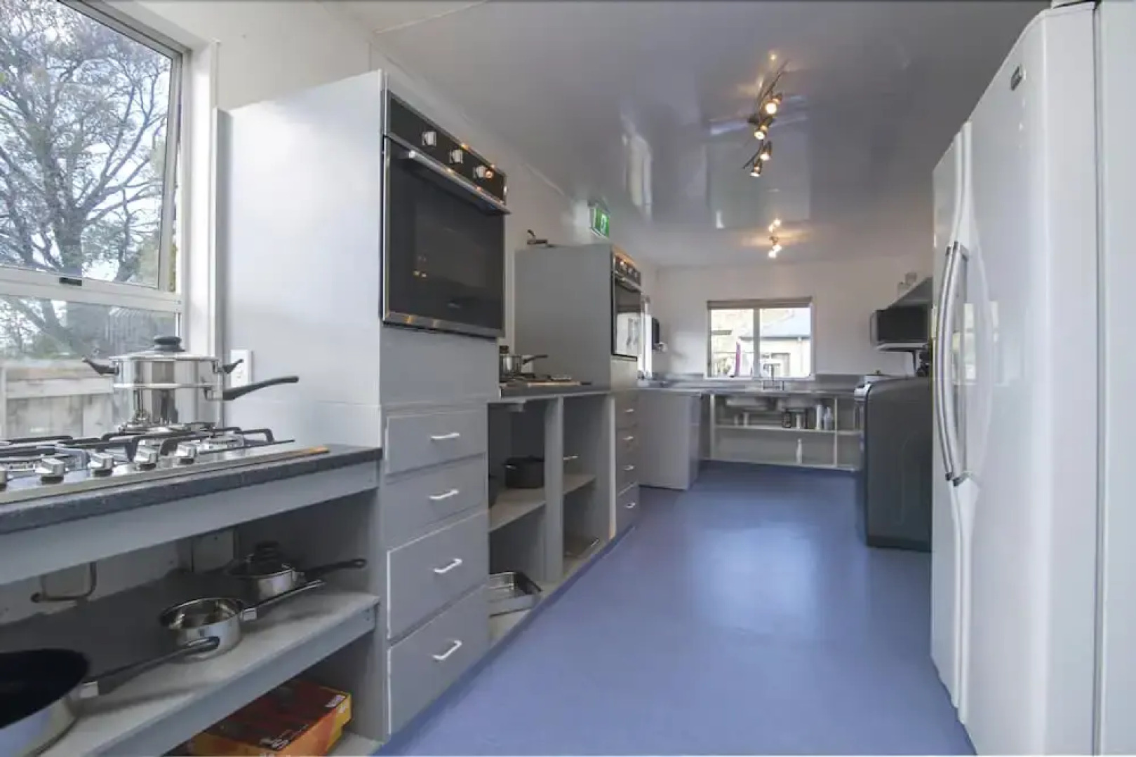 Piwaka Lodge and Backpackers