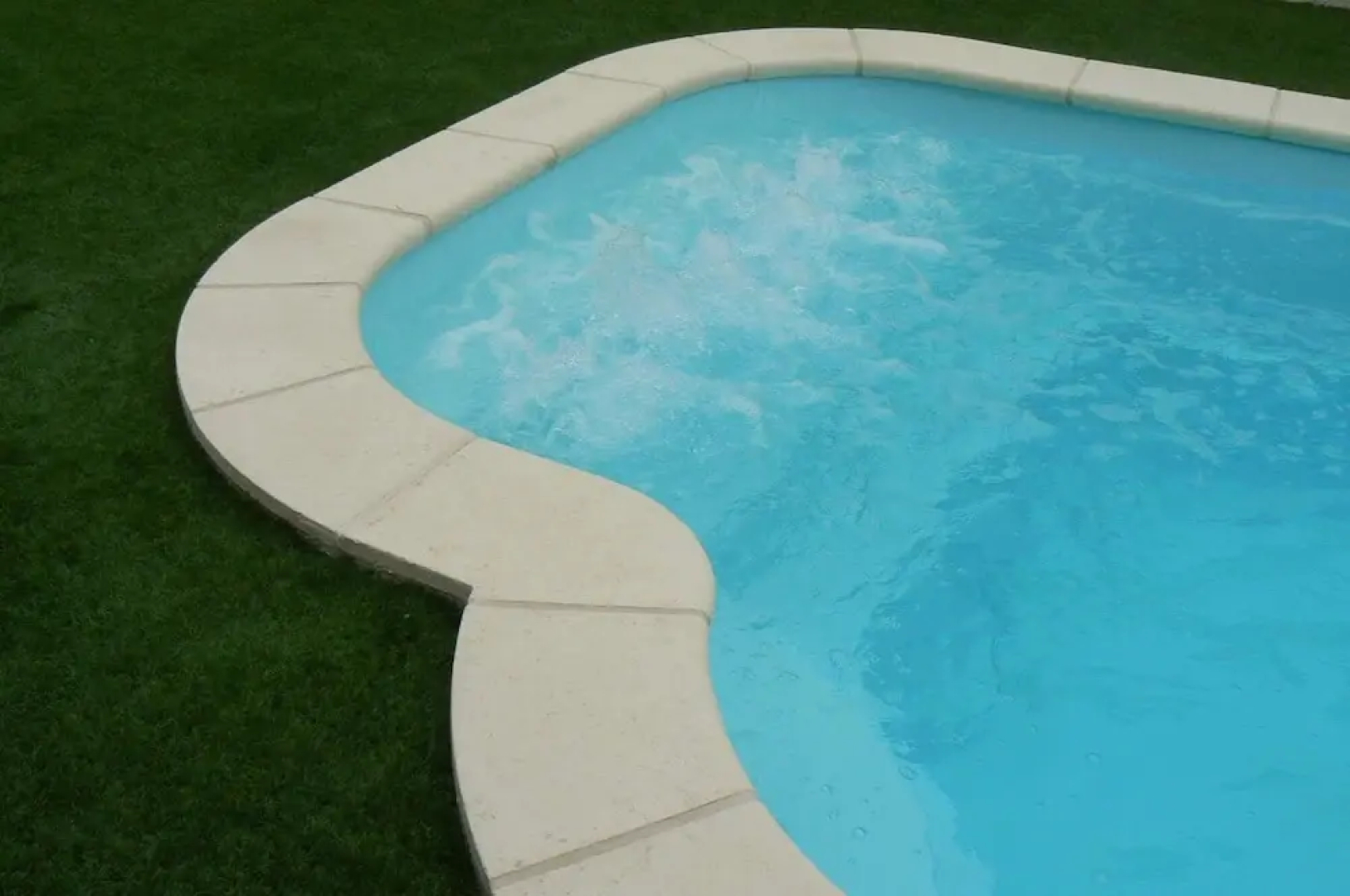 Chambres dans Villa avec Piscine