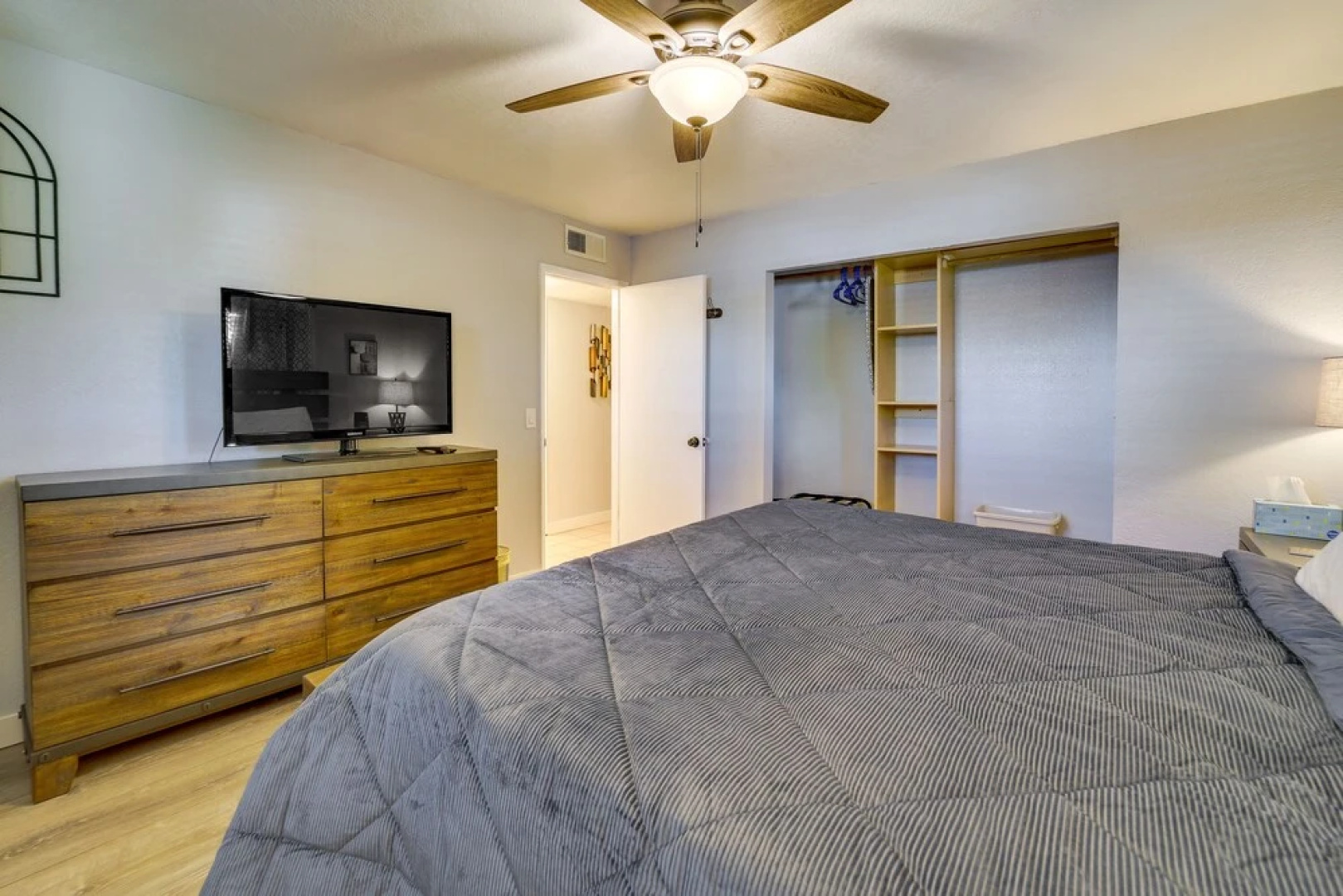 Cozy Cottonwood Home w/ Covered Patio & Gas Grill!