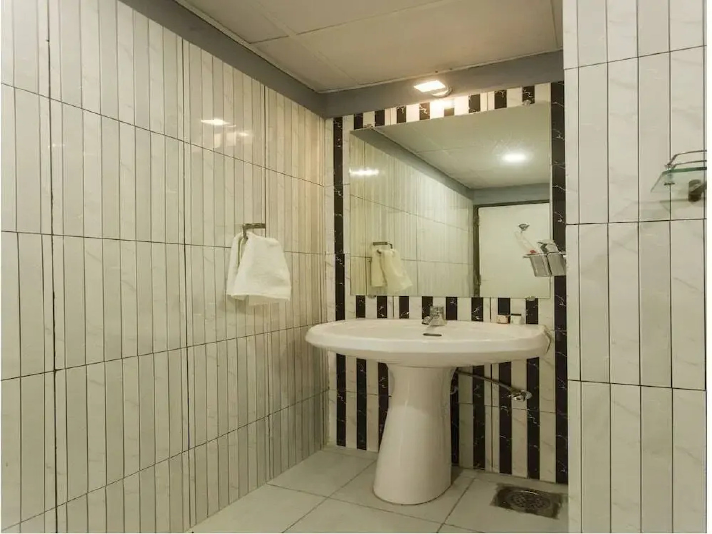 Emerald Resort by OYO Rooms