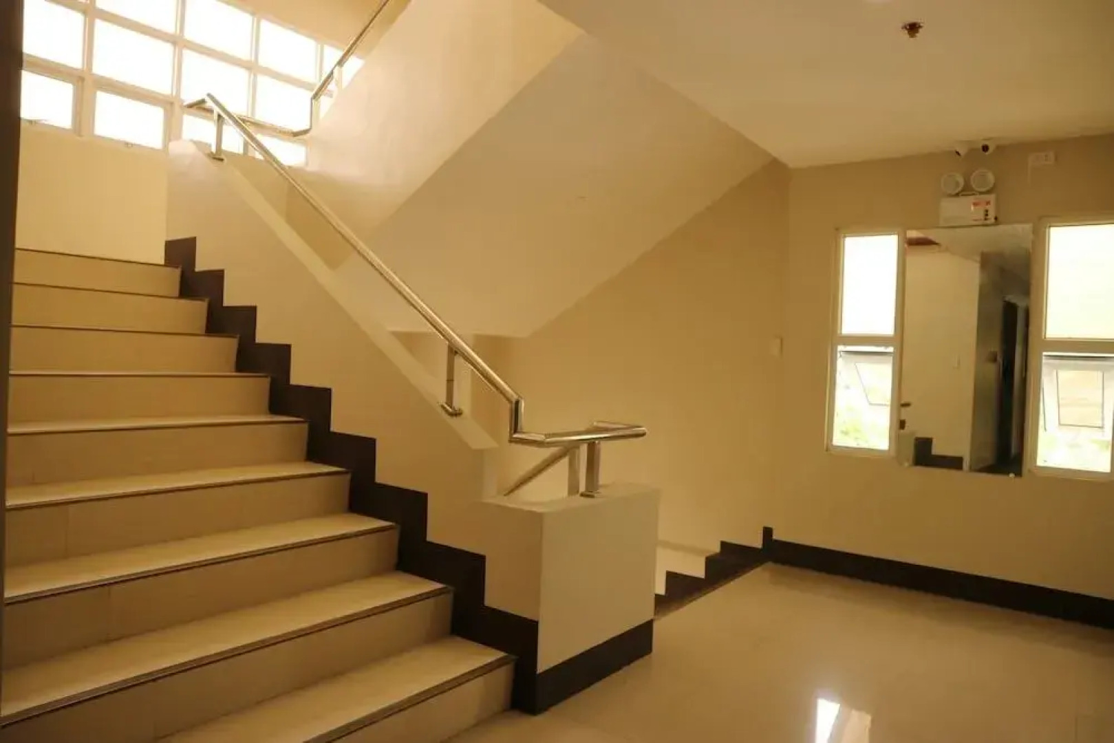 Gateway 21 Hotel and Dormitel