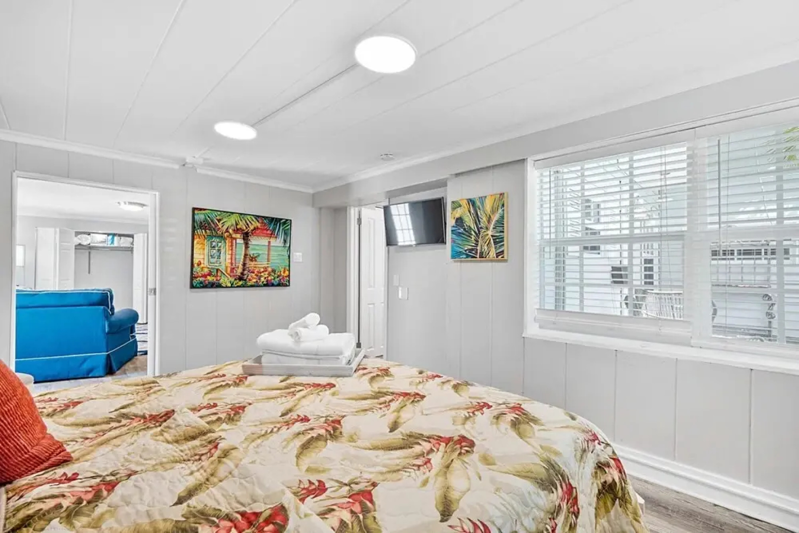 Key West Vibes Walking Distance to Wilton Drive - 2BD 3bth, Wilton Manors
