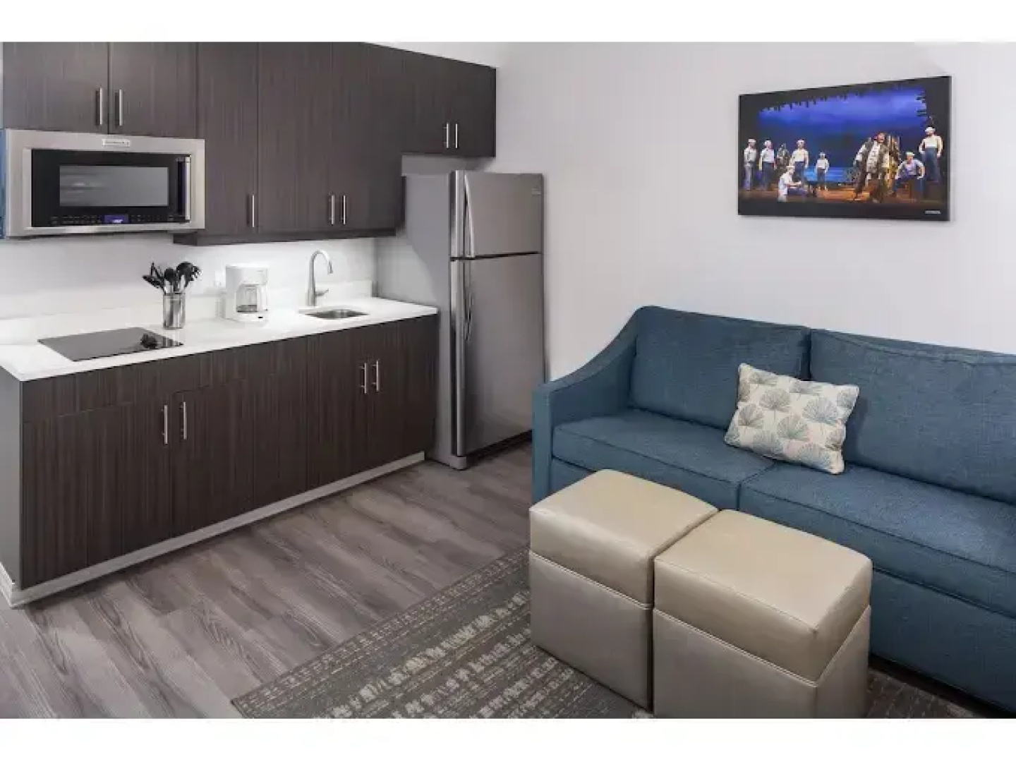 Star Suites By Riverside Theatre