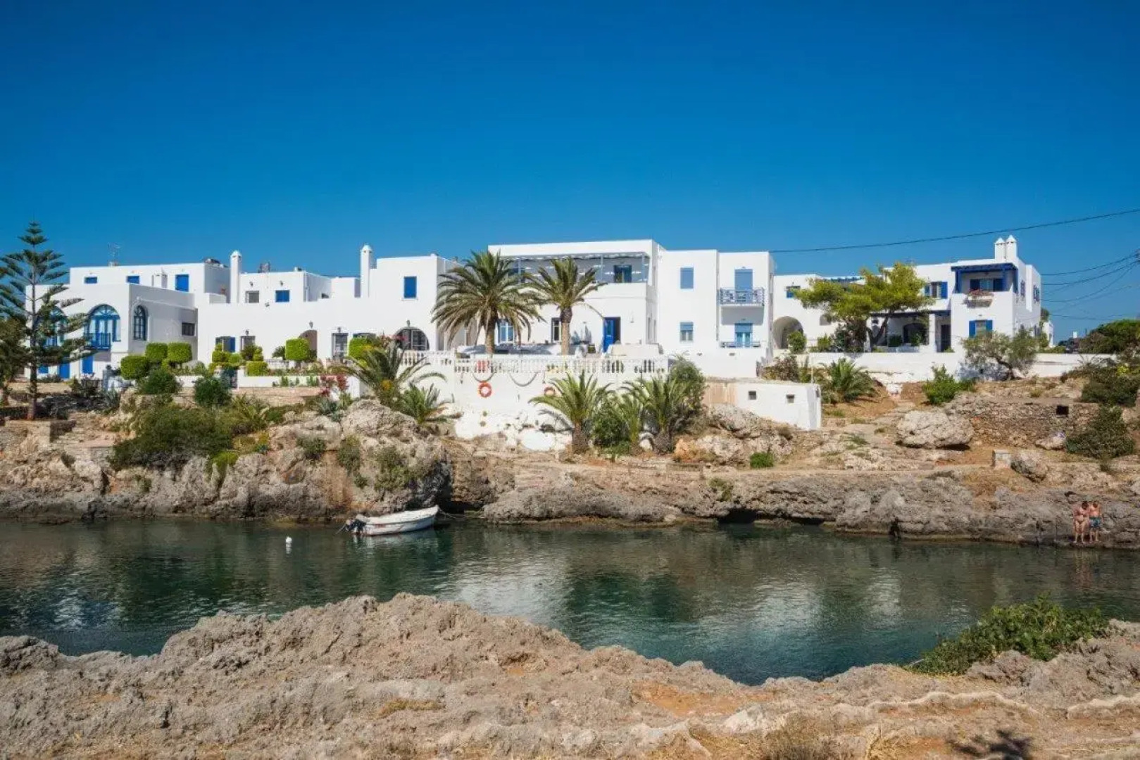 Anemoi Apartments & Studios