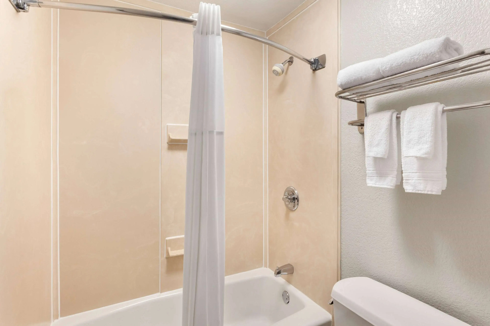 Days Inn by Wyndham Paris