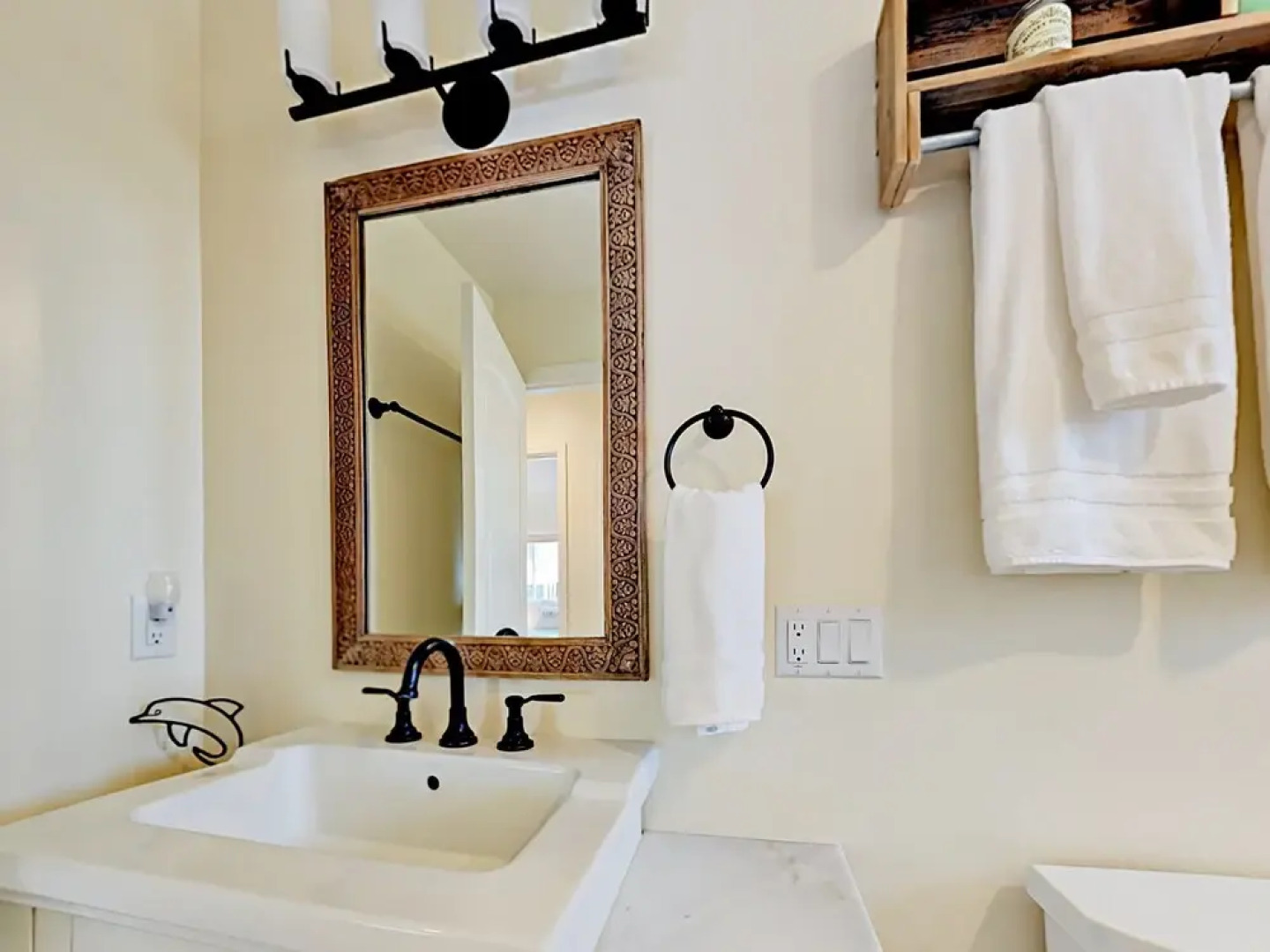 4465 Portola Dr House 3 Bedrooms 1 Bathroom Home