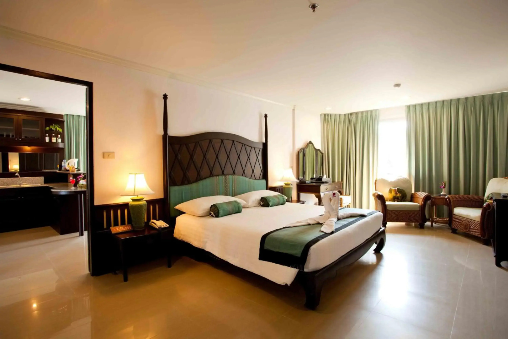 The Cha-am Methavalai Hotel