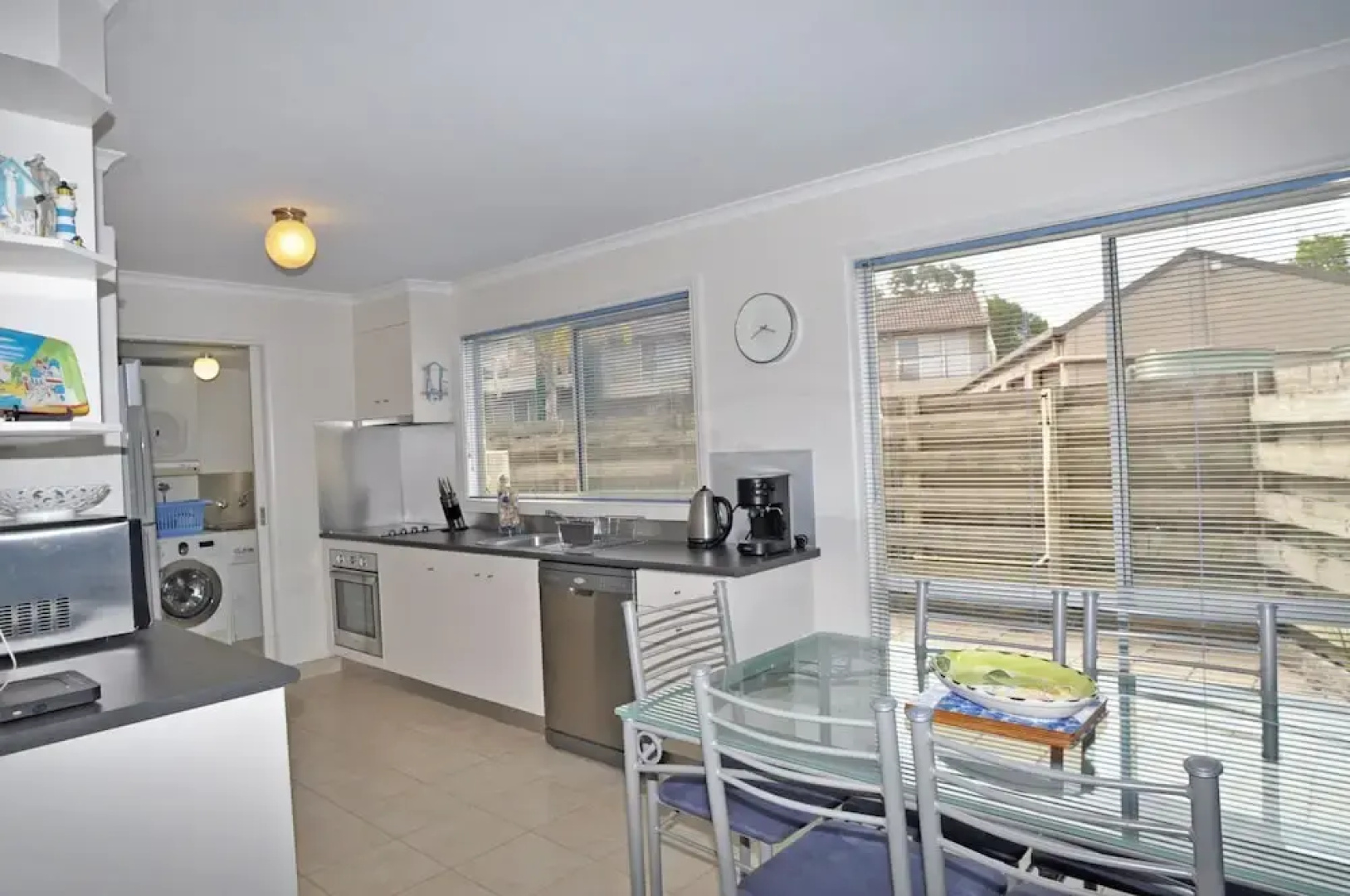 The Esplanade 4 - Free Wifi & Foxtel Included