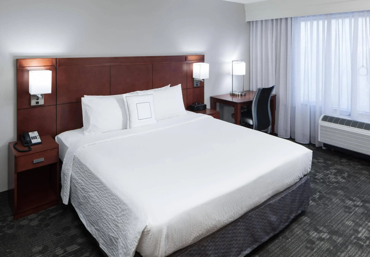 Courtyard by Marriott Alexandria Old Town/Southwest