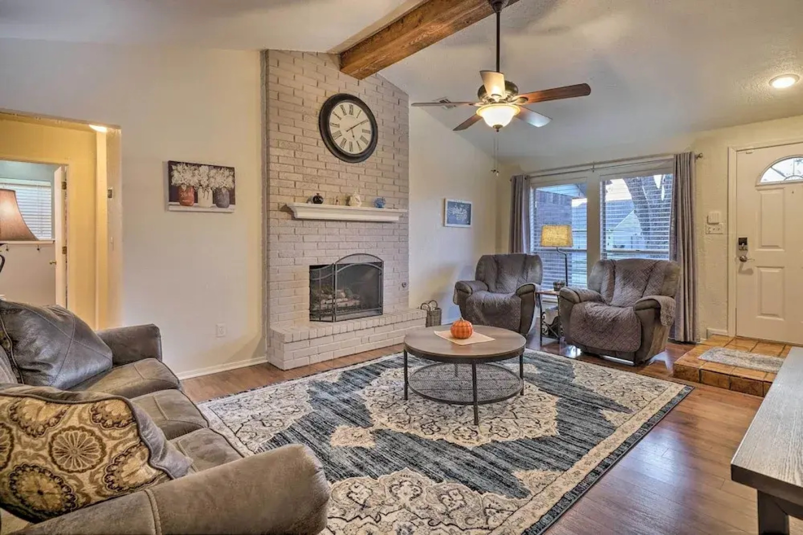 Home w/ Screened Porch ~ 10 Miles to Dtwn Okc!