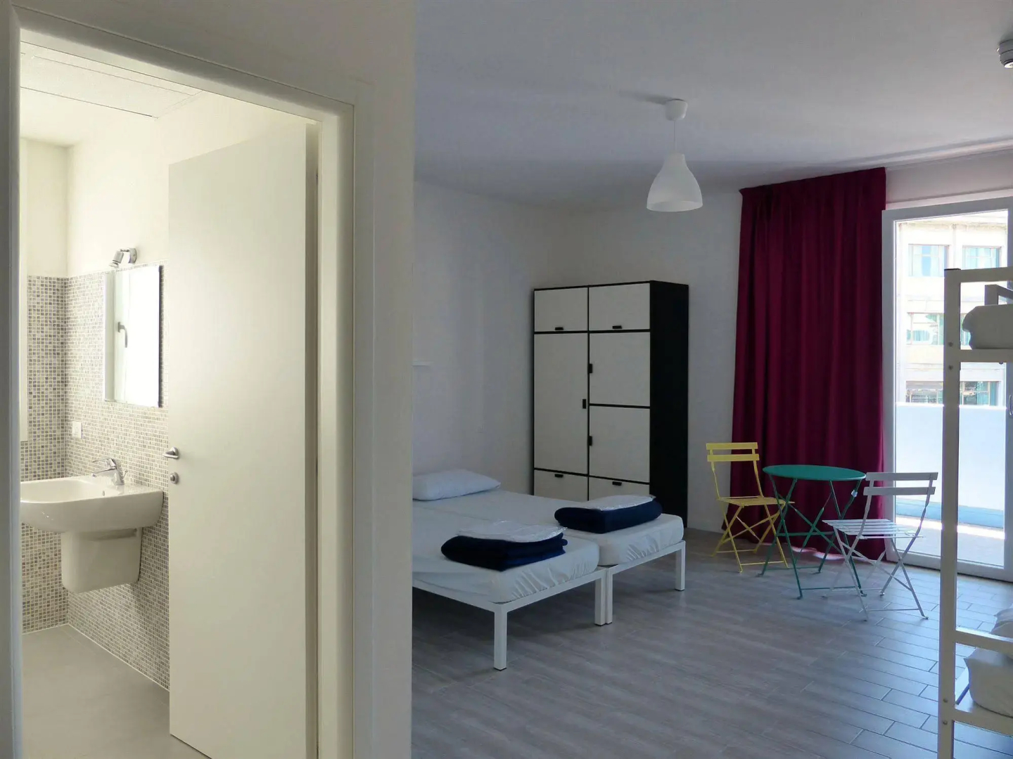 Meet Gardalake Hostel