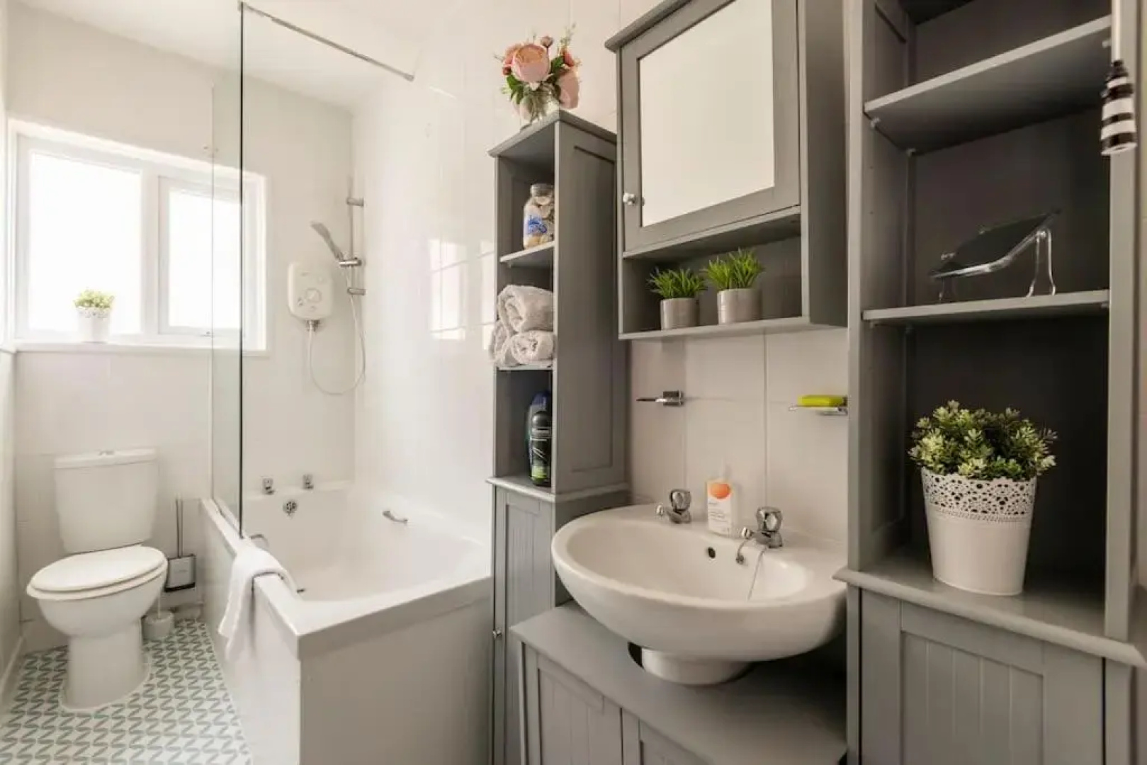 Worthing sea-front apartment