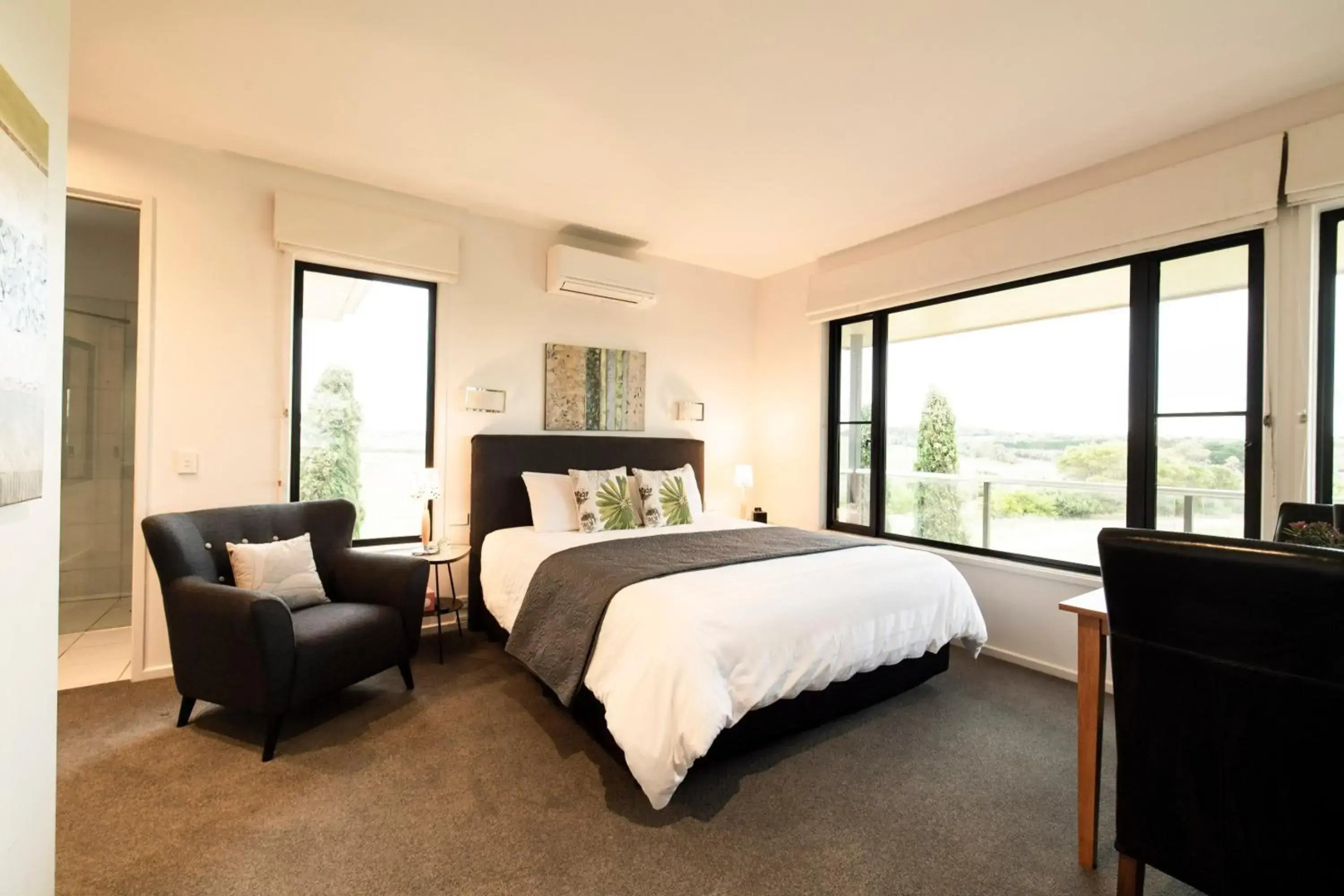 Cowes Luxury Beachfront Apartment - Phillip Island