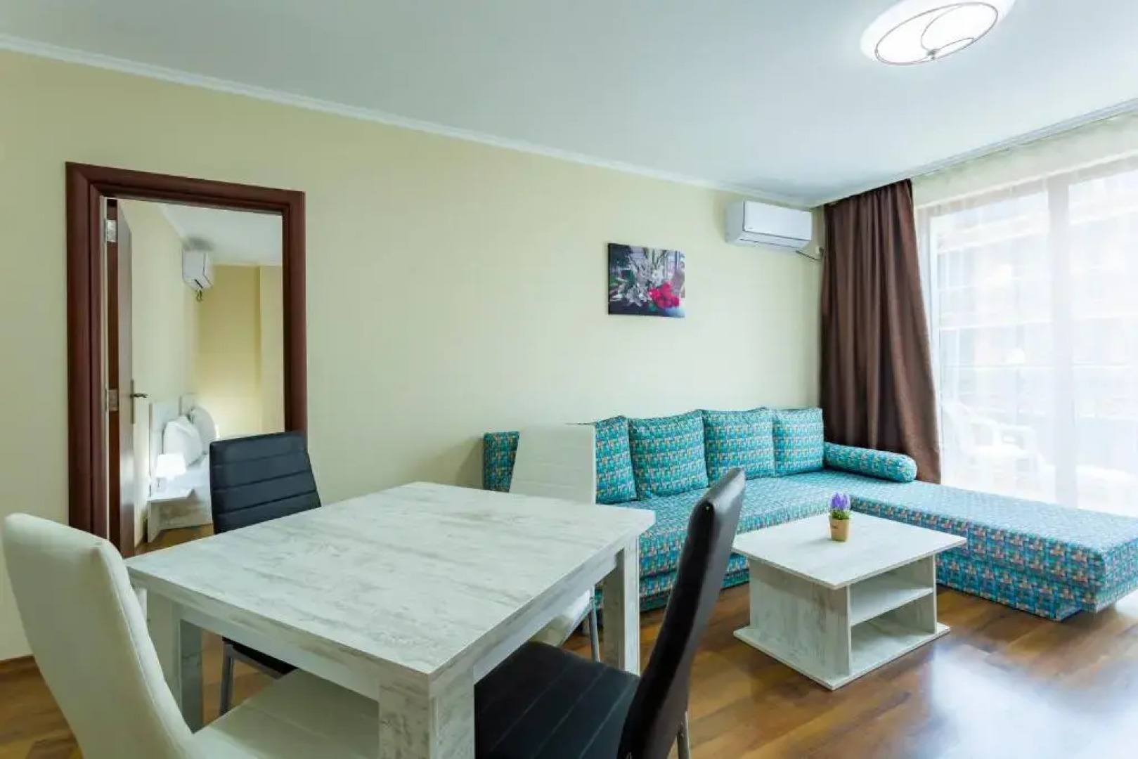 Rose Gardens Apart Hotel