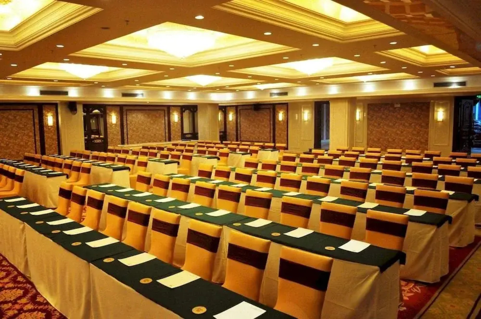 Golden Plaza International Hotel