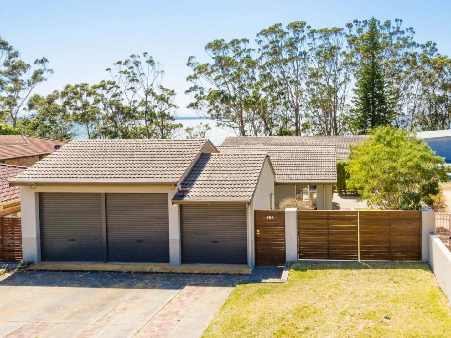 Harlequin Beach House 4pm Check Out Sundays