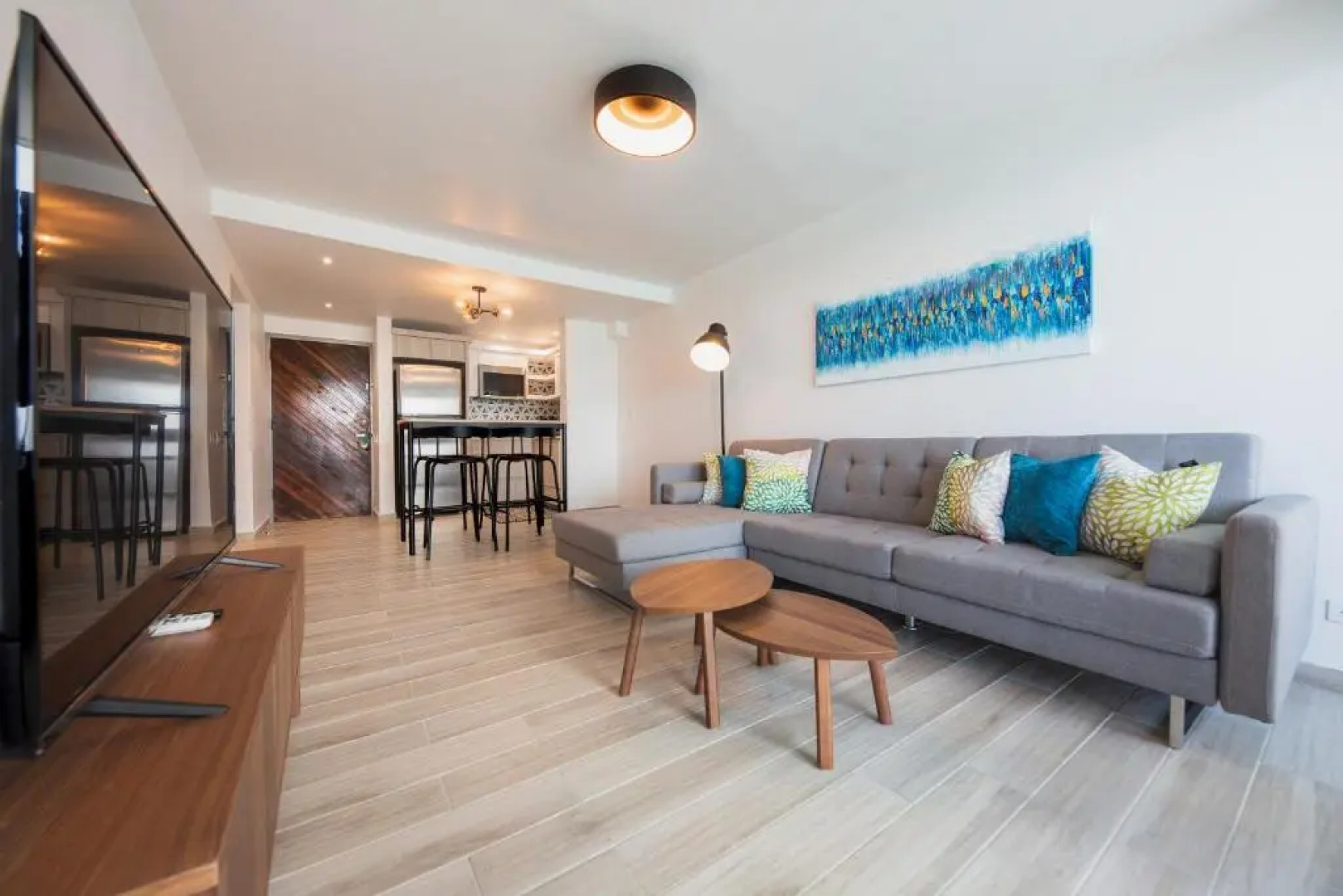 ESJ Towers Máre St Clair by Chana