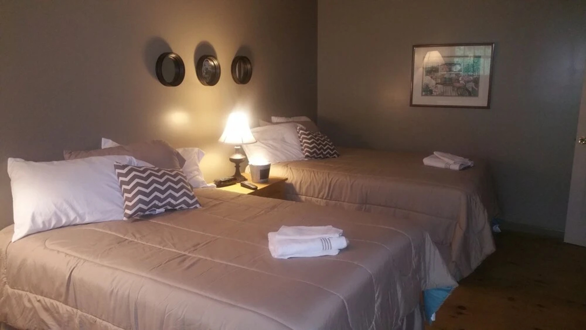 The Checkered Moose Inn