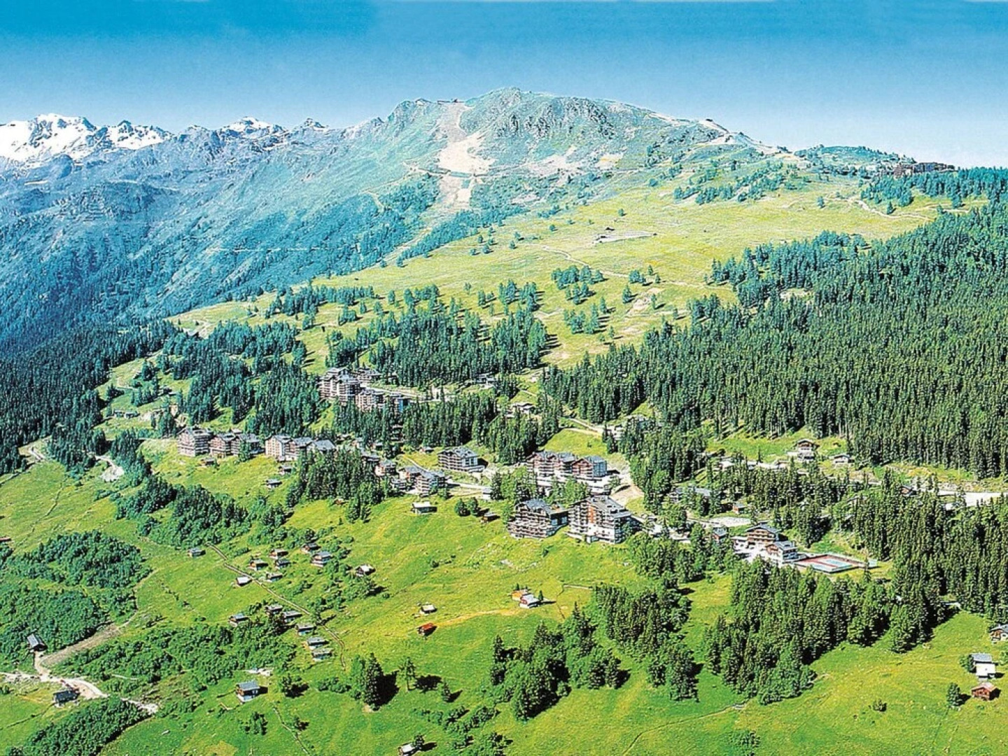 Genepi Vex in Vex With 4 Bedrooms and 3 Bathrooms