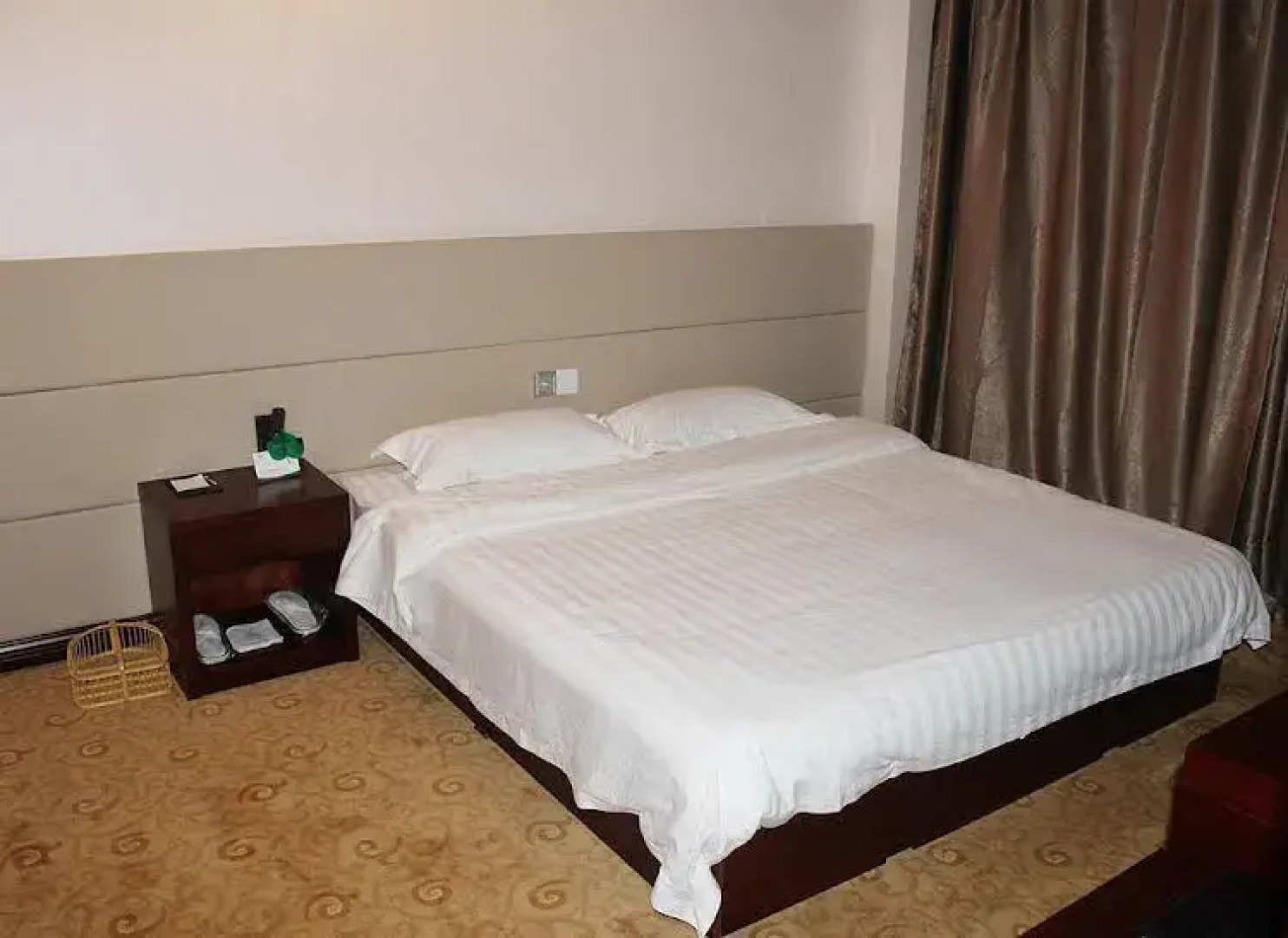 China Rushan Champs Elysees Hotel