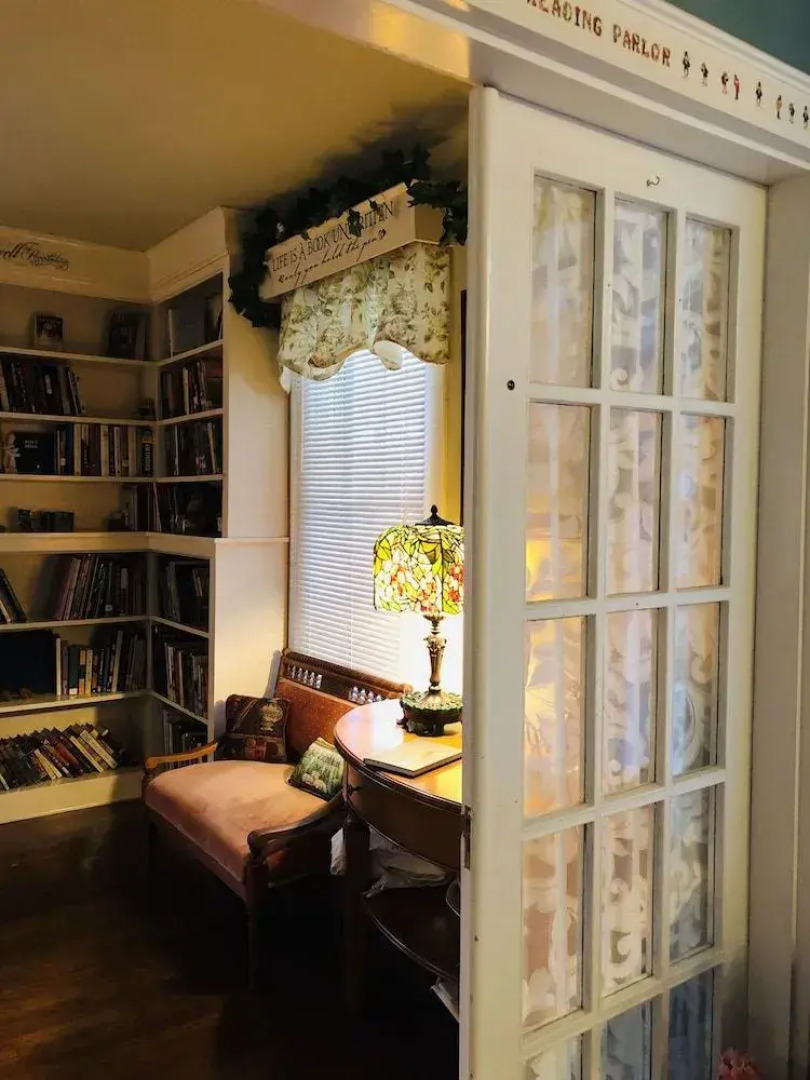 Princess Anne Book Lovers Inn