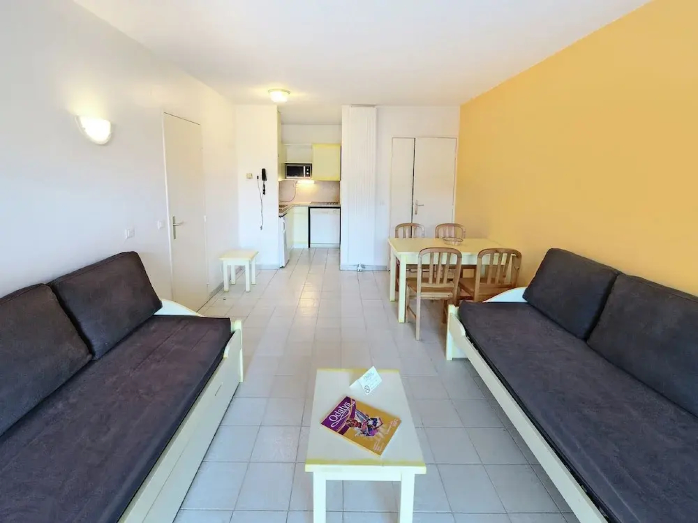 Studio 300 Meters Away From the Lively Beach of Golfe-juan