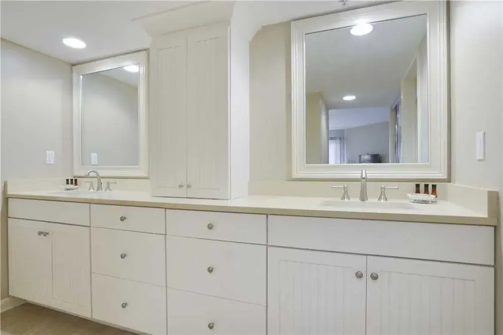 Villamare 3231 by RedAwning