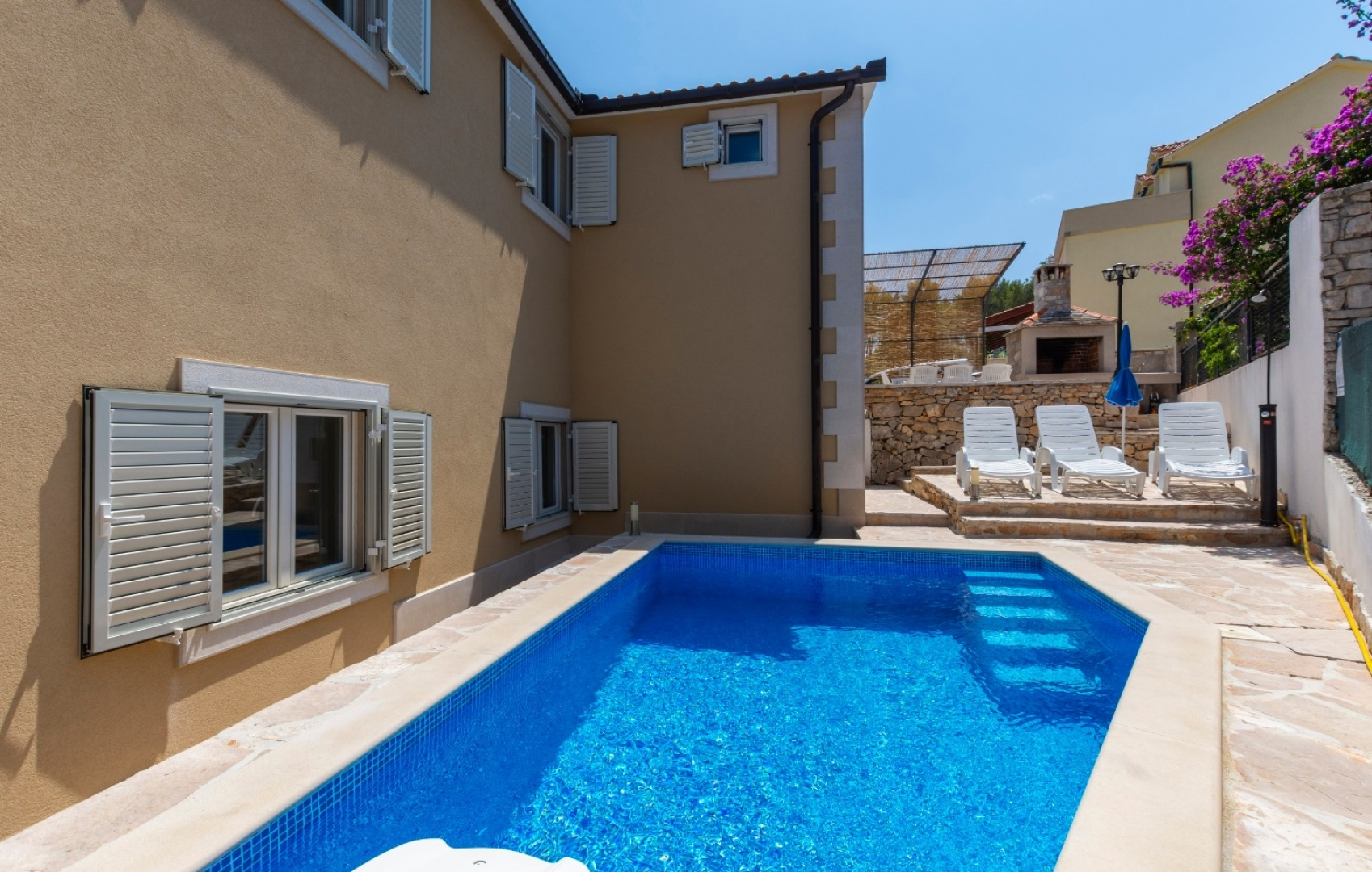 Apartment Dalis - open swimming pool: A2 prizemlje Cove Osibova (Milna), Island Brac