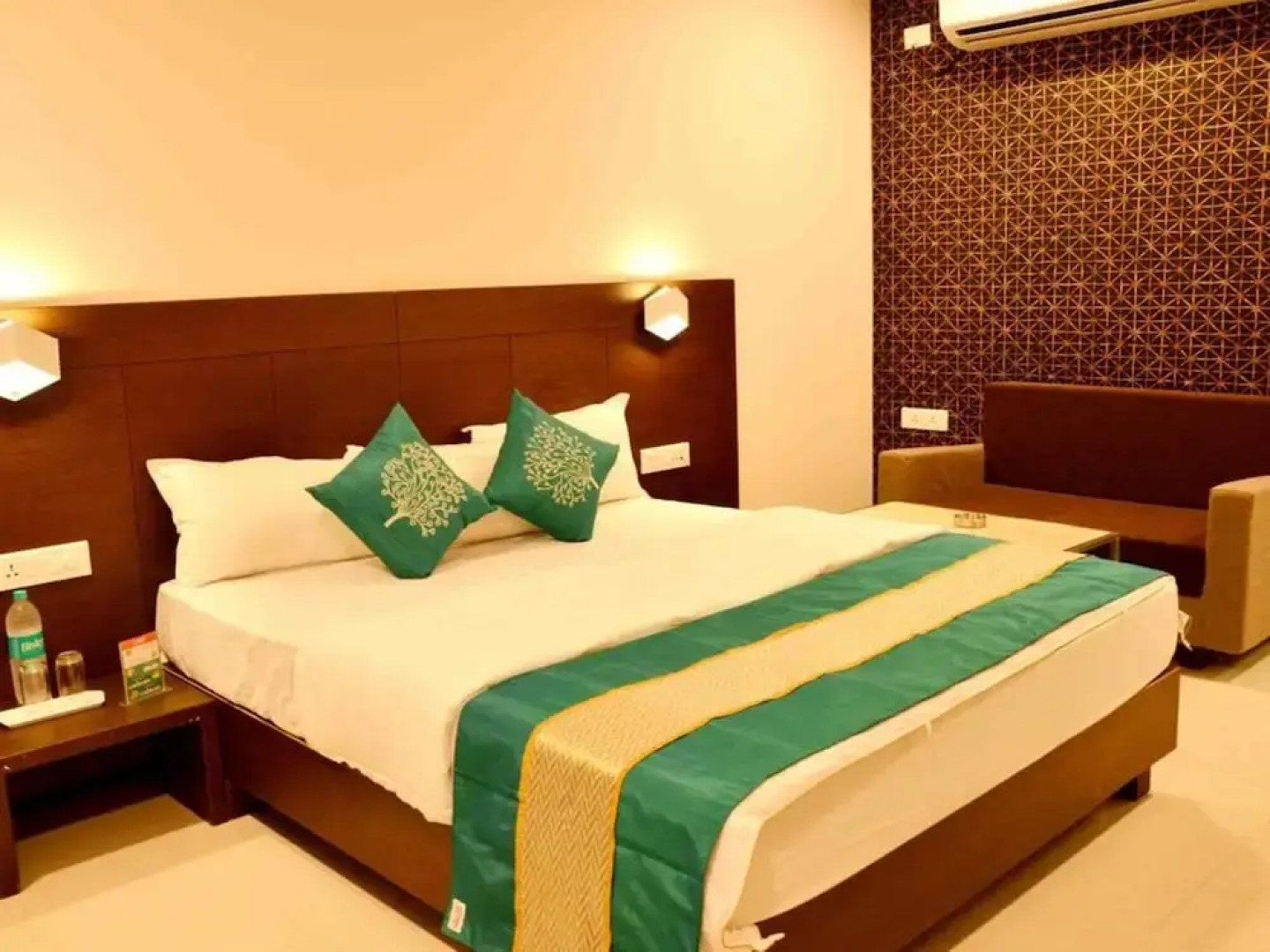 Shanti Palace Hotel & Resorts