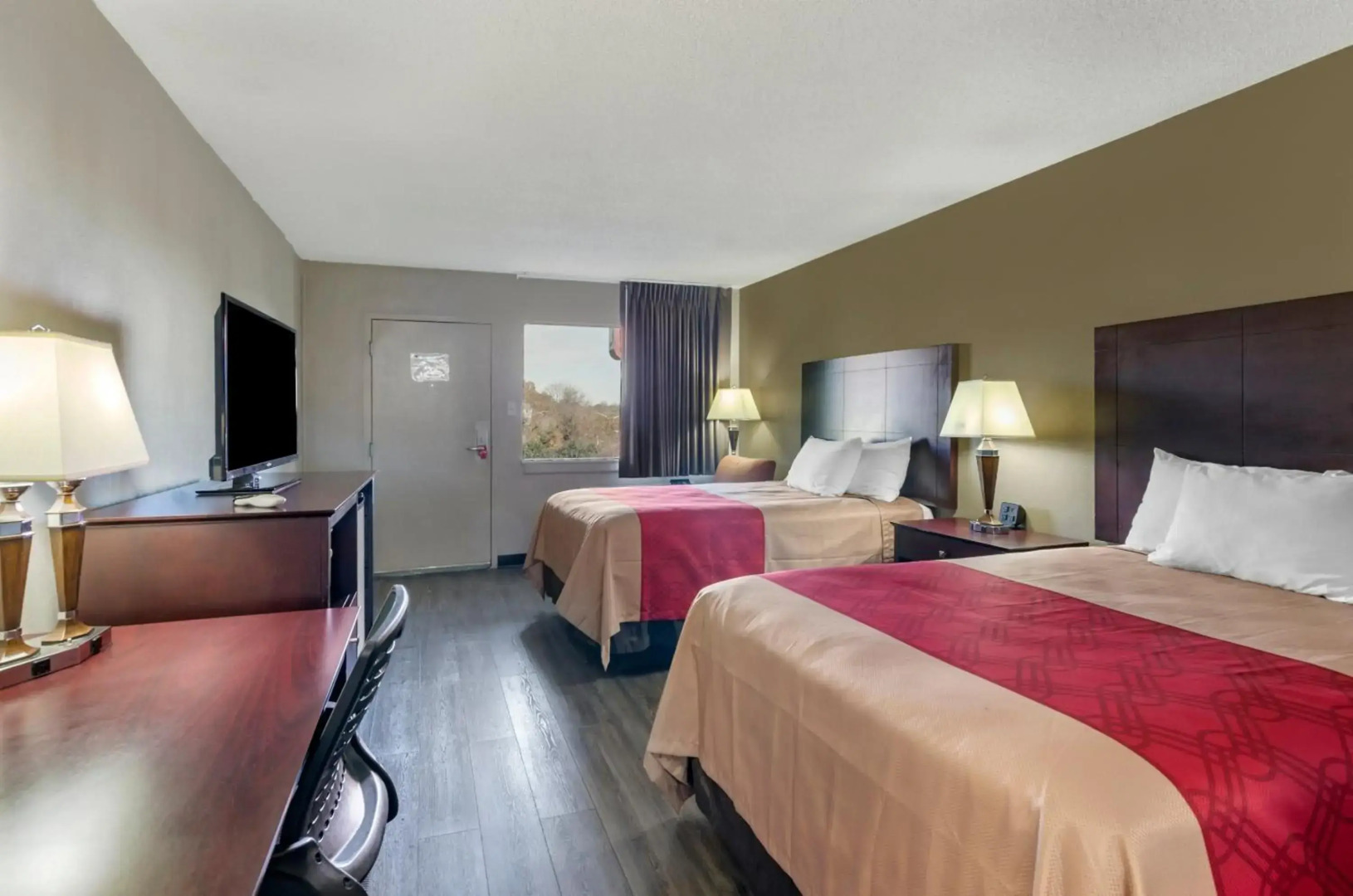 Brentwood Inn & Suites