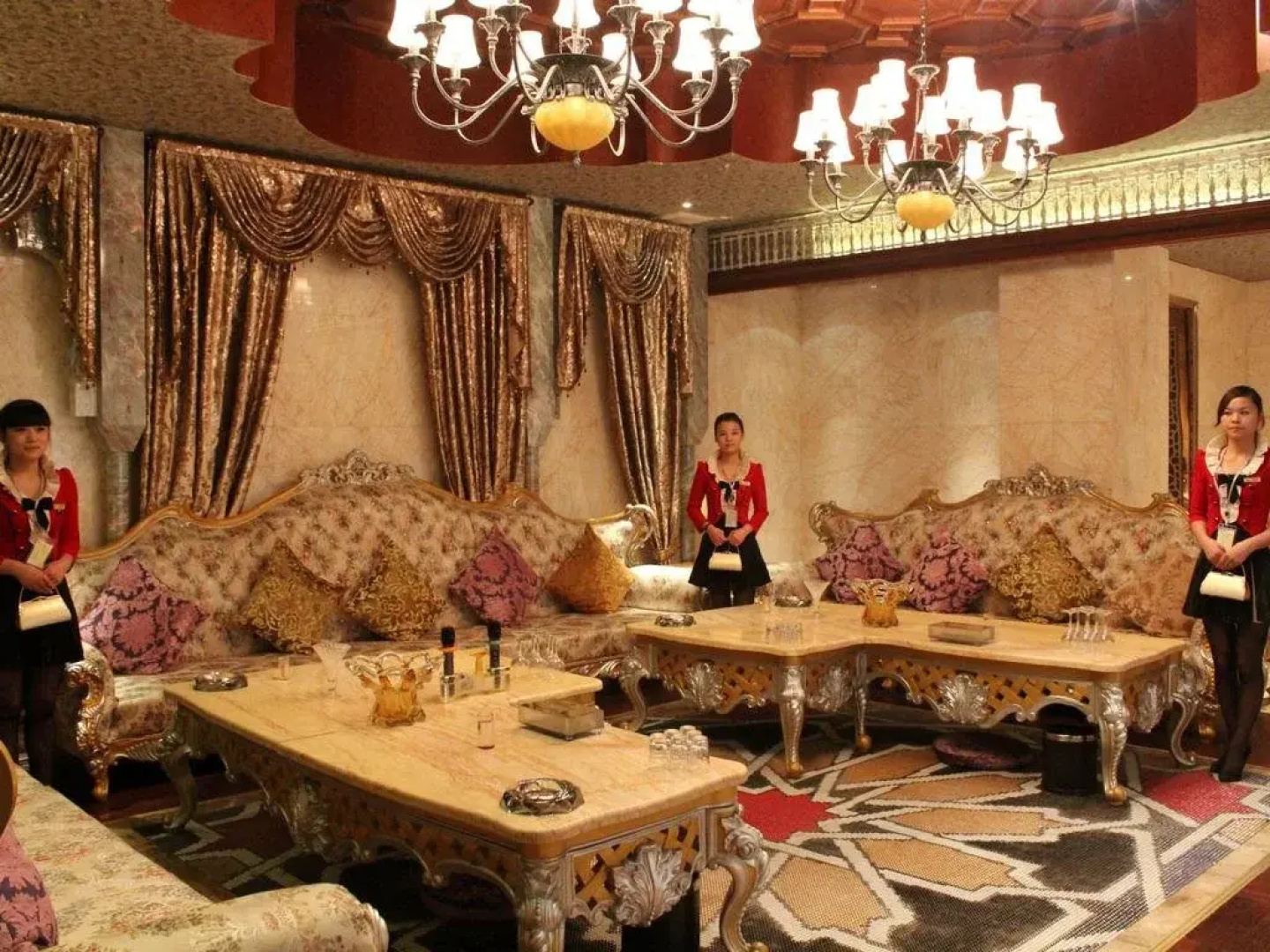 Huatian Hotel