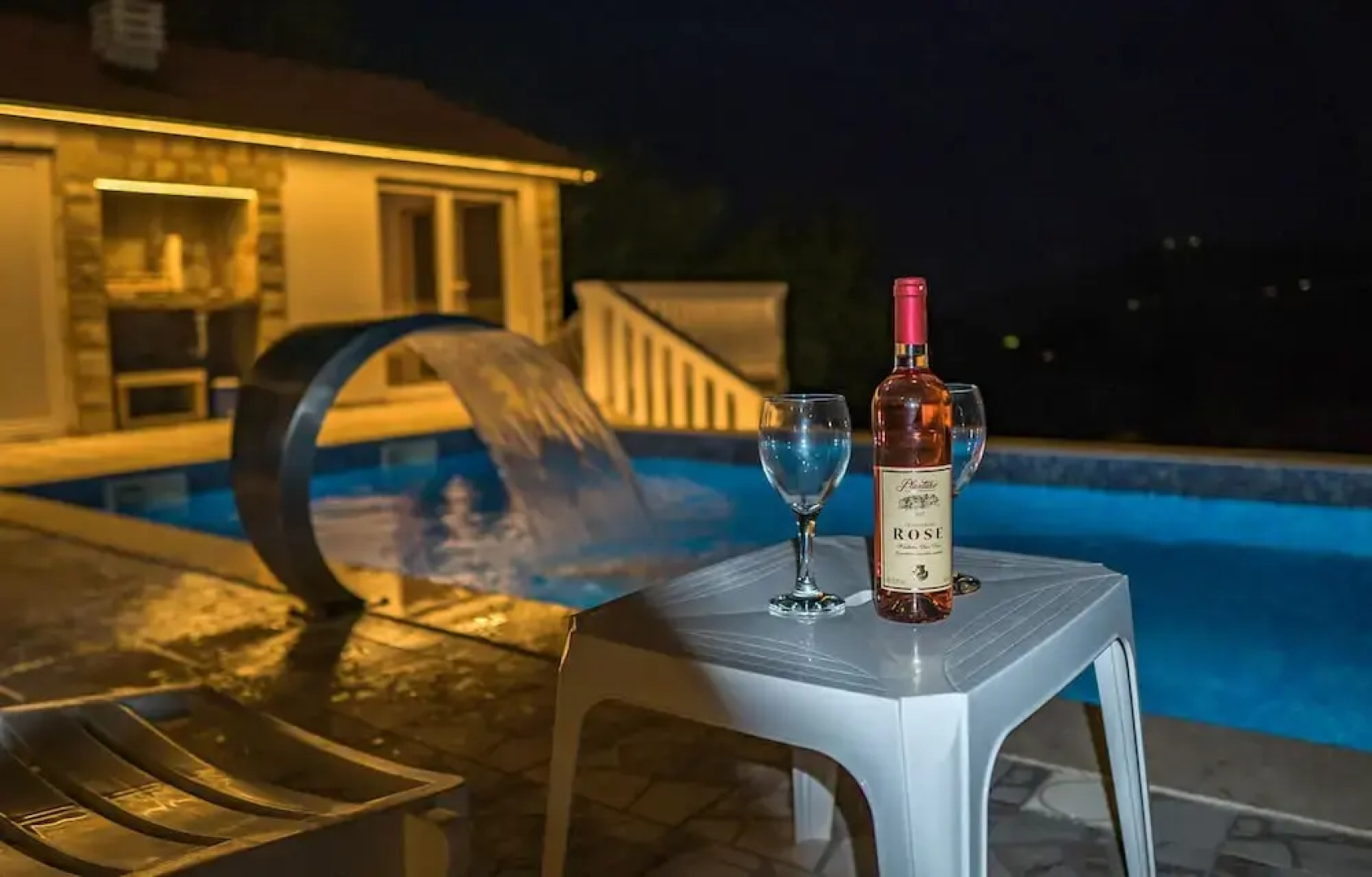 Nice home in Herceg Novi w/ Outdoor swimming pool, Sauna and 4 Bedrooms