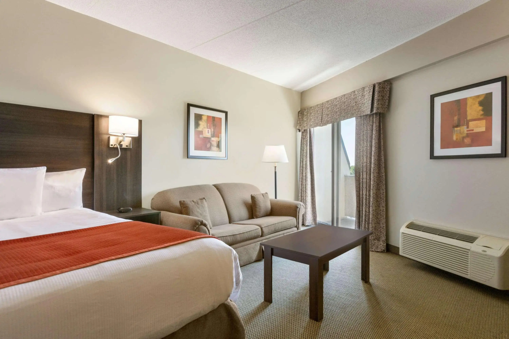 Travelodge Kingston LaSalle Hotel