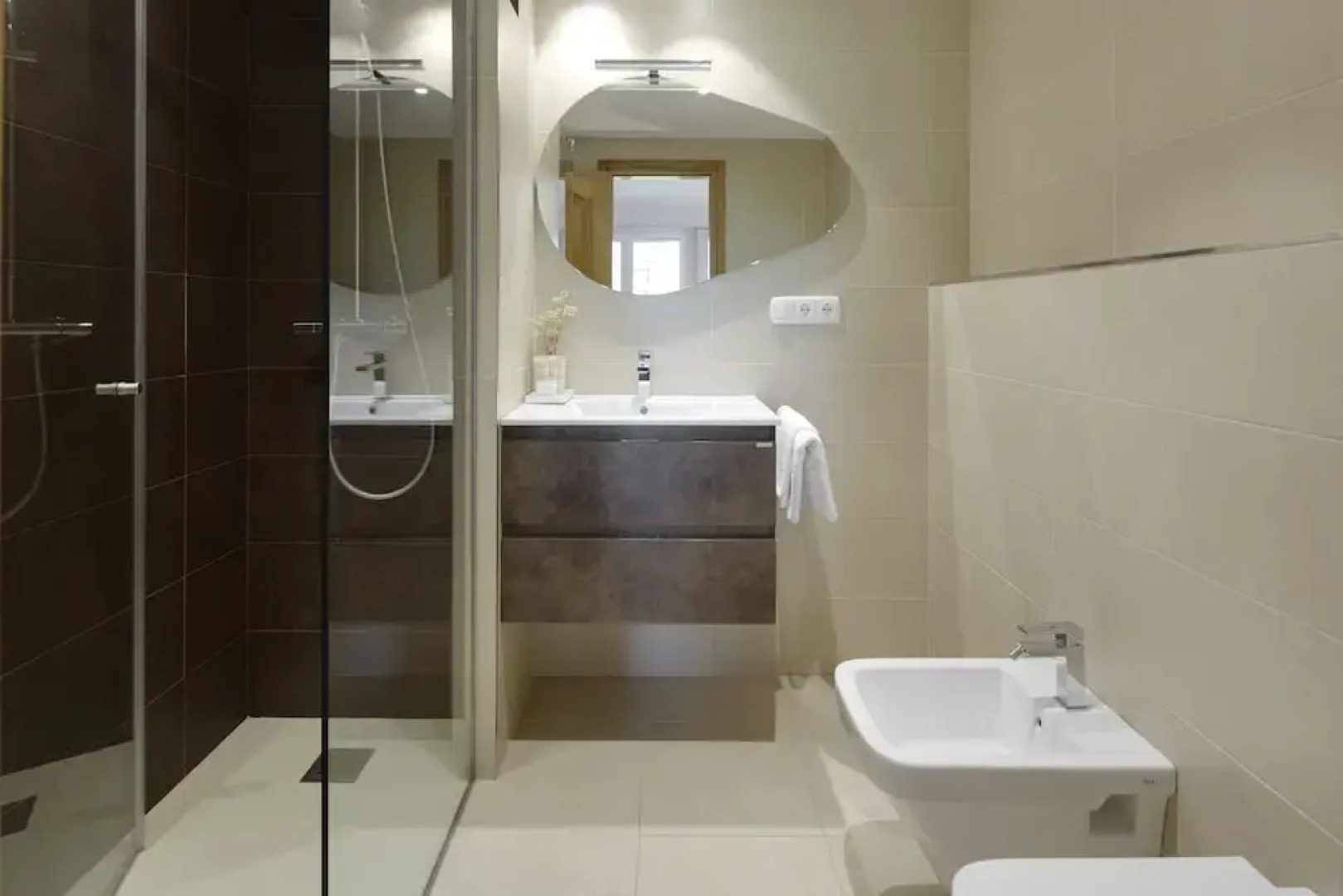 Playa de Ondarreta Apartment by FeelFree Rentals