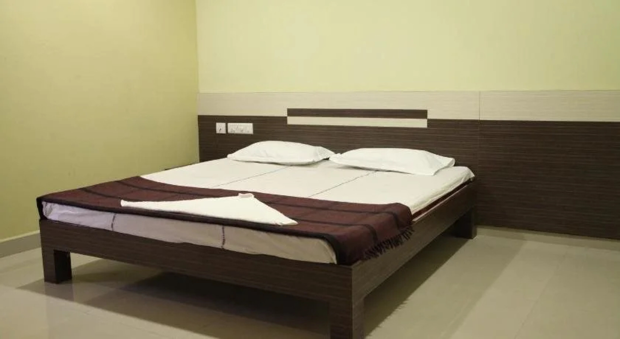 Hotel Everest Residency