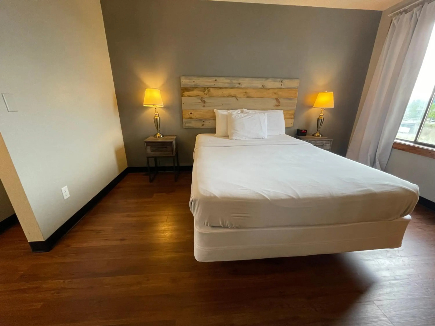 Sunnyside Inn & Suites