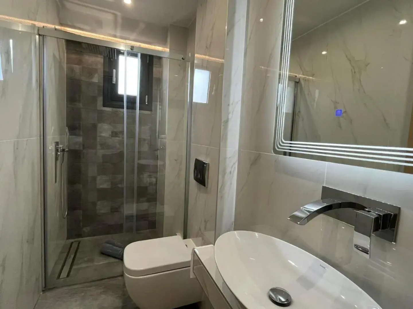 Artline Luxury Suites