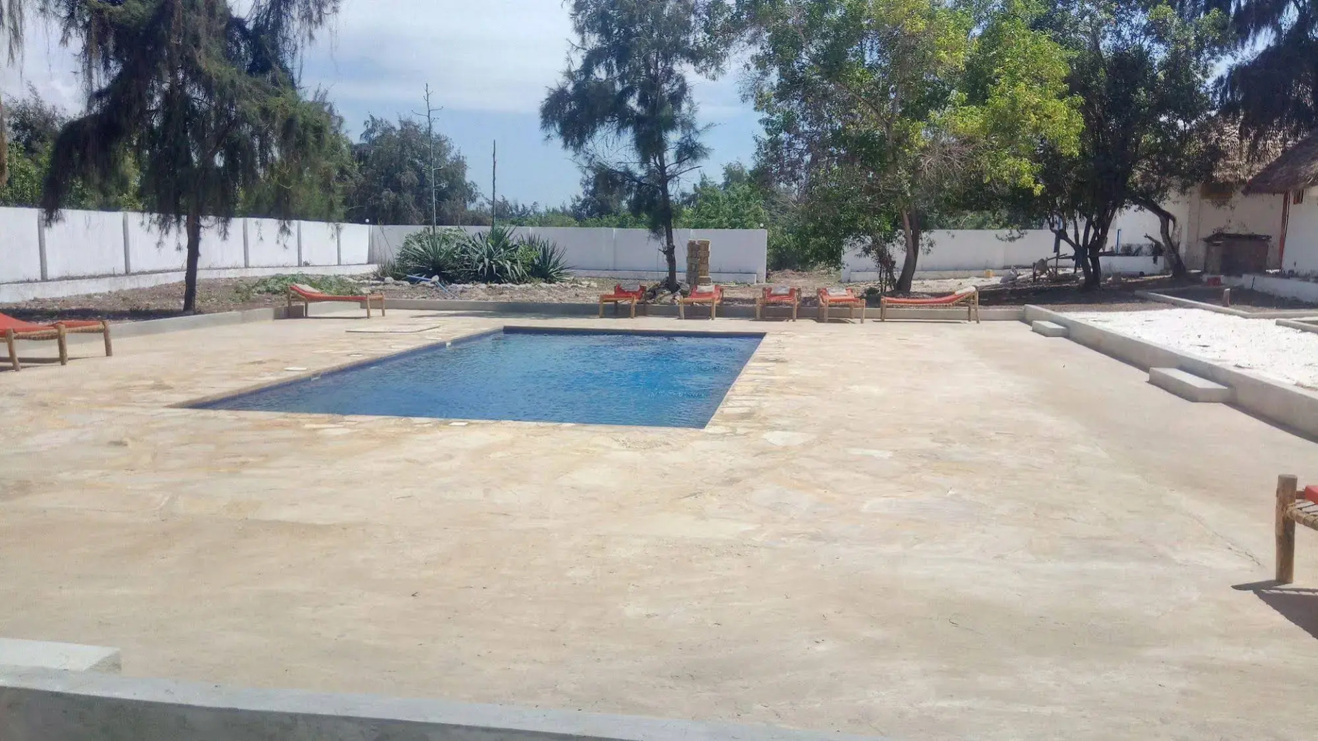 Twisted Palms Lodge & Restaurant