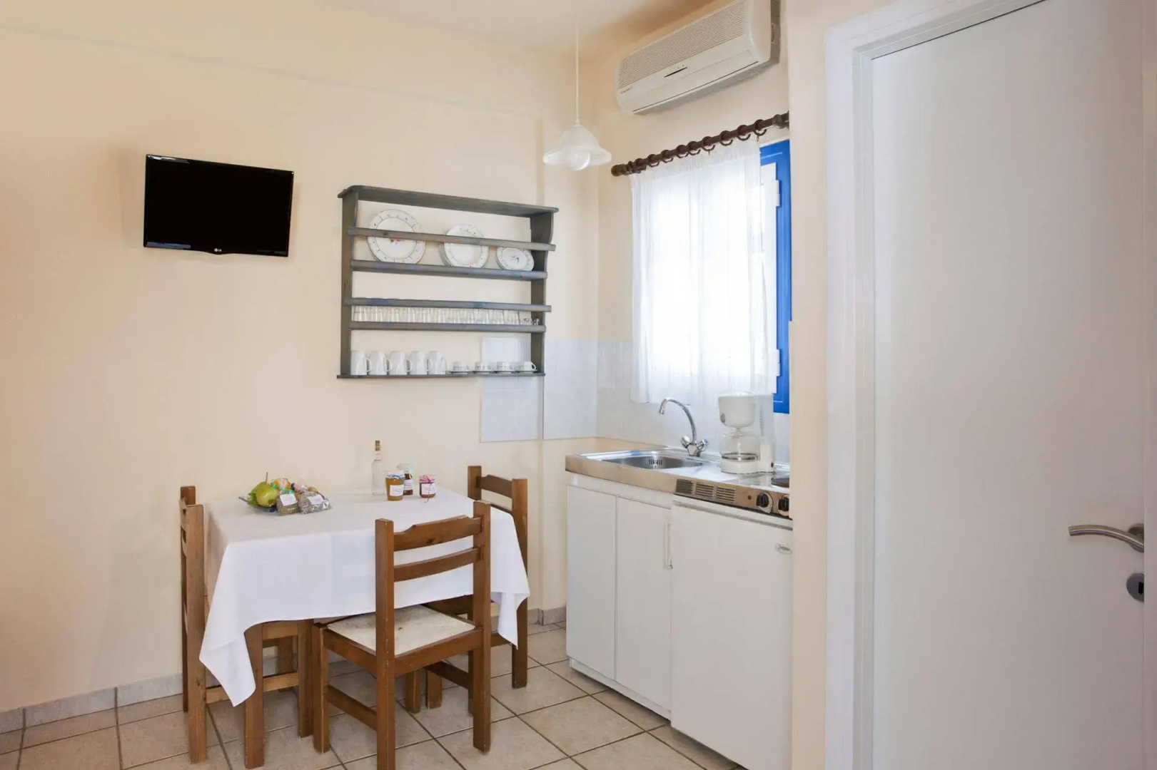 Stefano Apartments