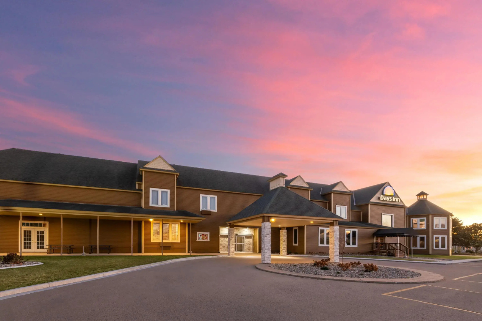 Days Inn by Wyndham Hutchinson