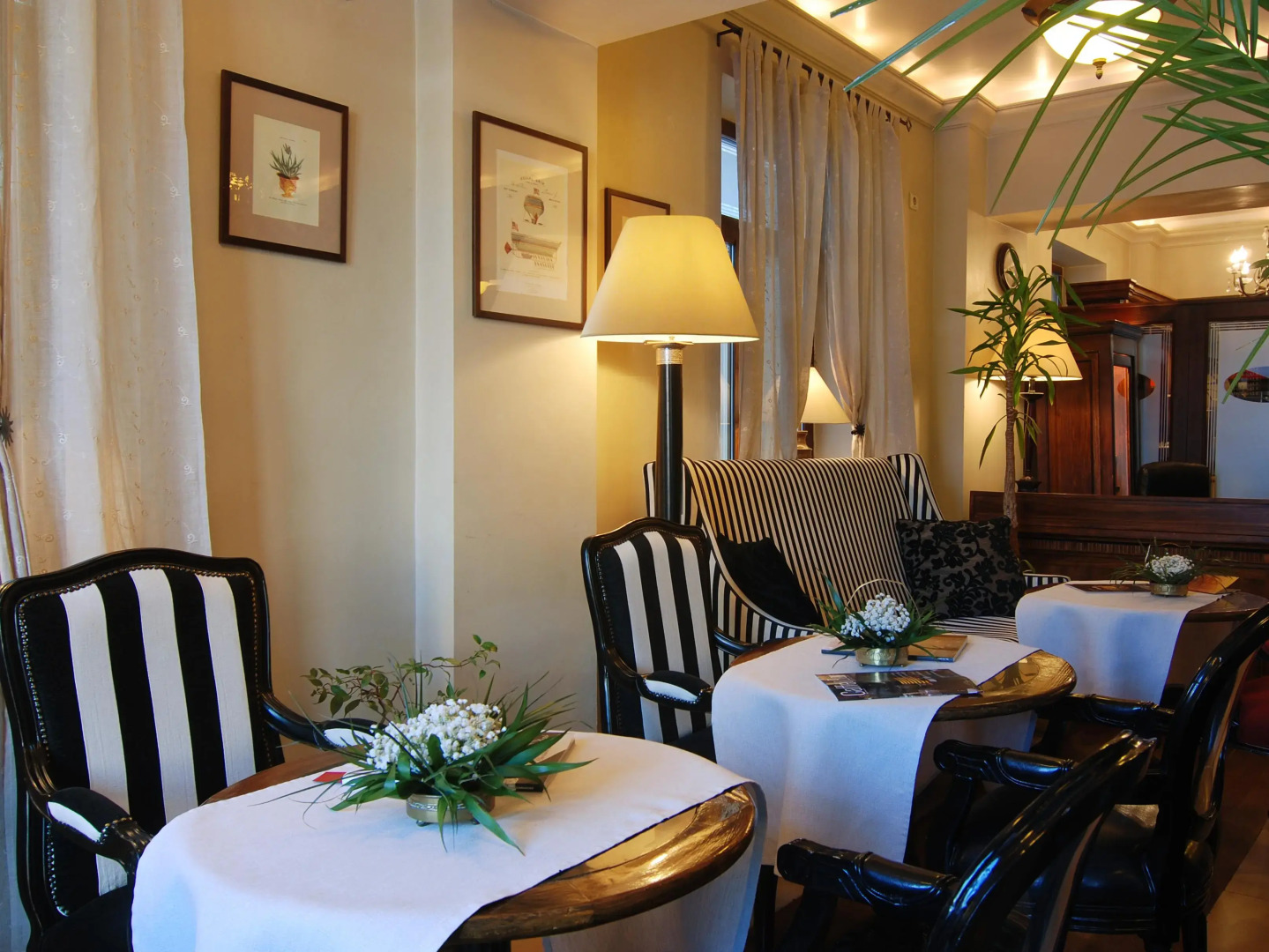 Arc de Triomphe by CityBookings