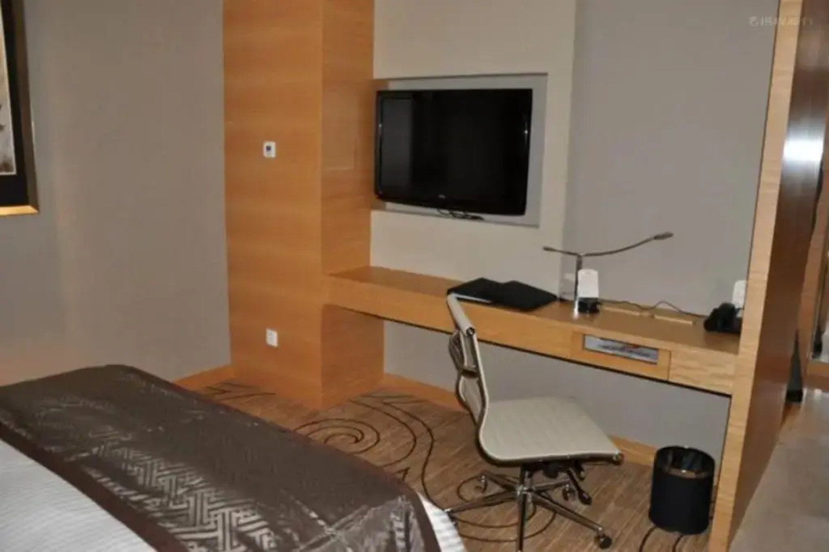 XinHua JianGuo Hotel