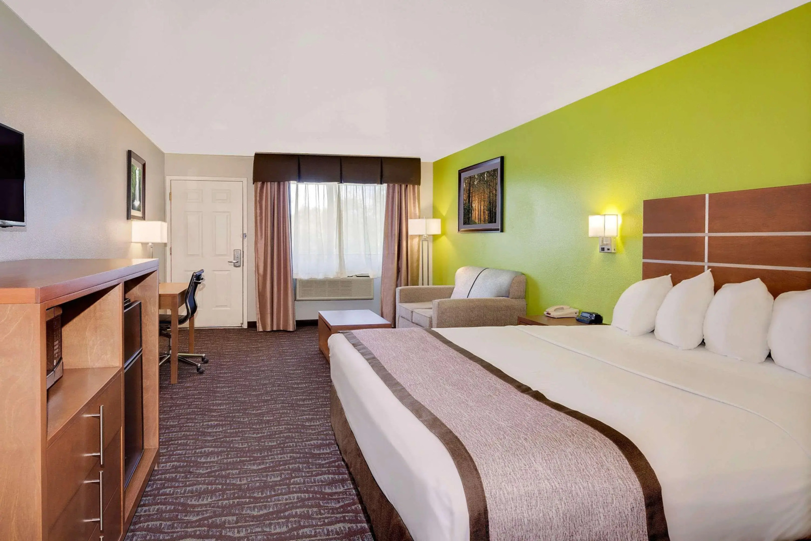 Days Inn & Suites by Wyndham Arcata