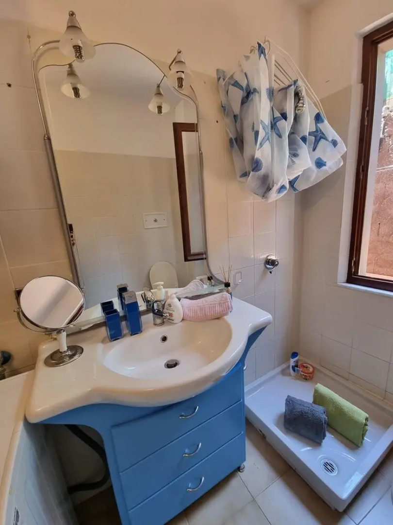 Stylish Home With Patio 4 min Walk to the Beach